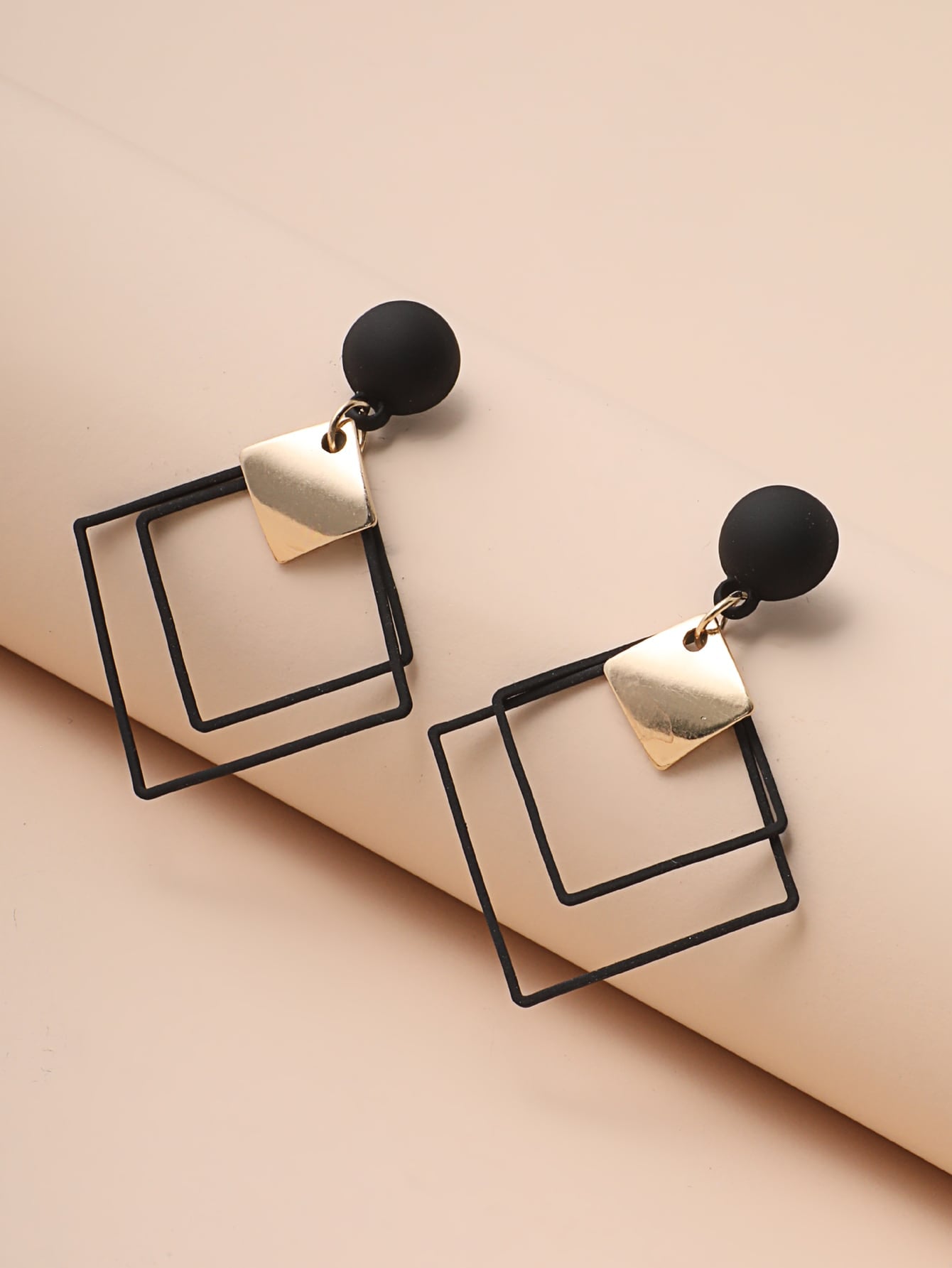 Hollow Out Geo Drop Earrings