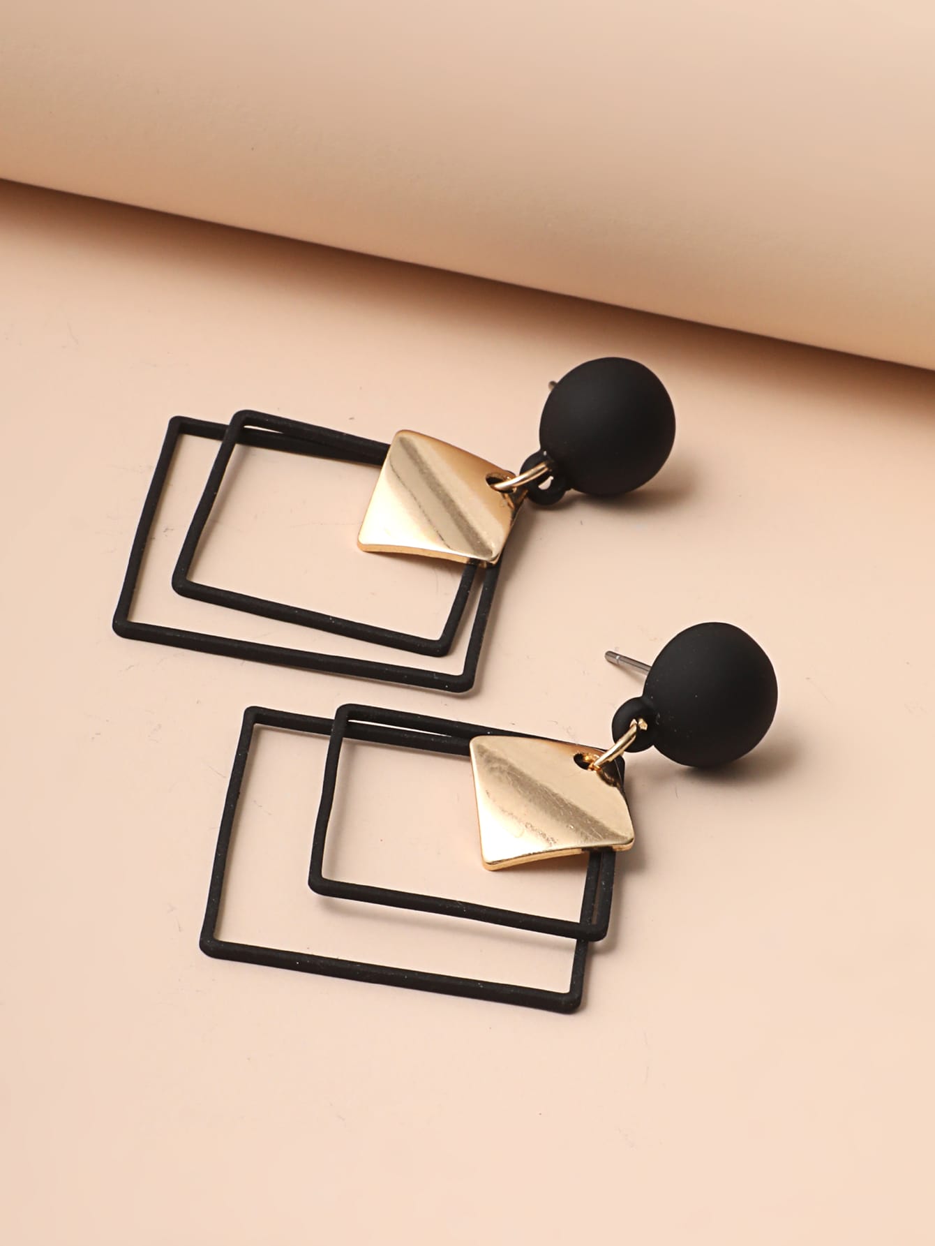 Hollow Out Geo Drop Earrings