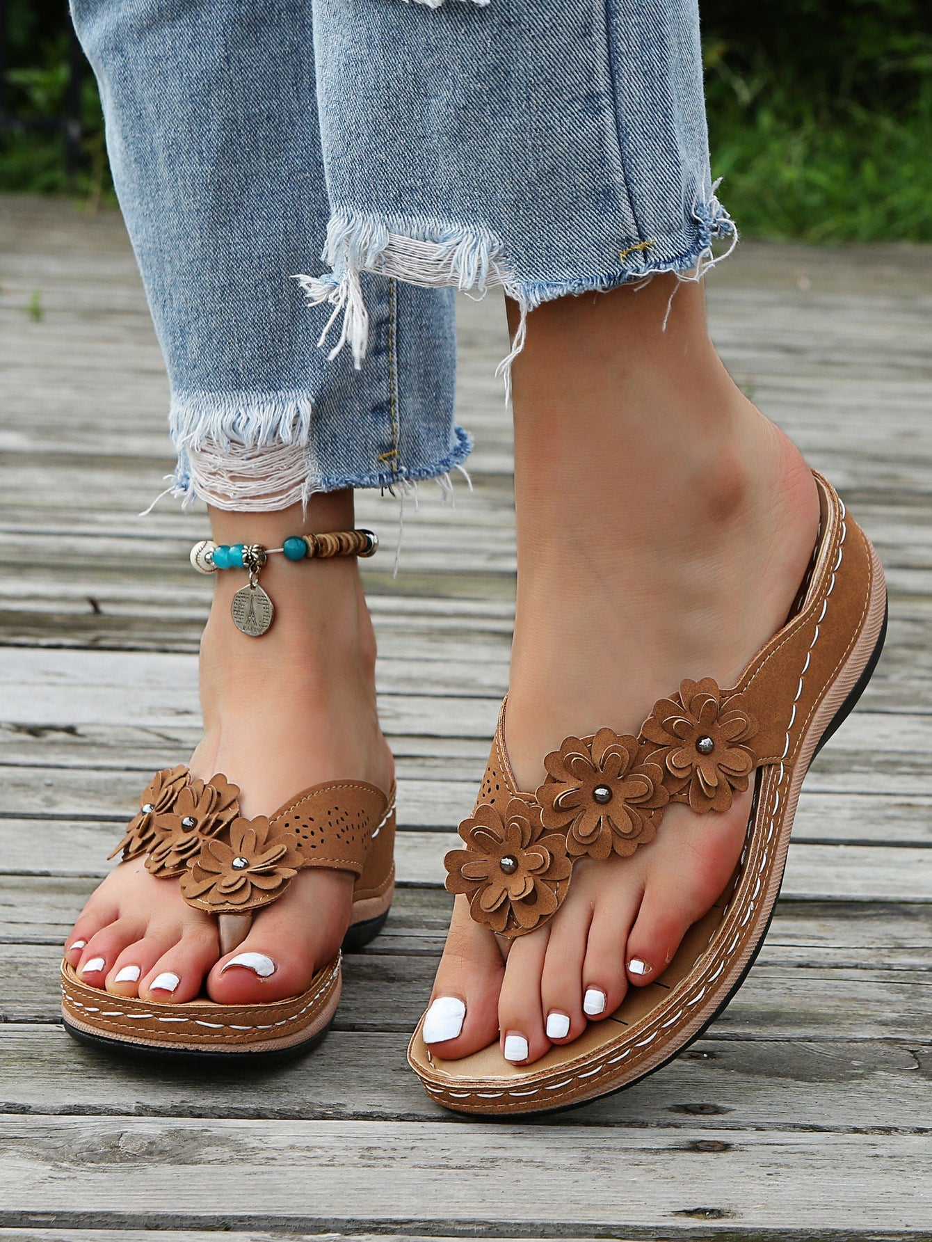 Women Studded & Flower Decor Thong Sandals, Fashionable Outdoor Wedge Slide Sandals