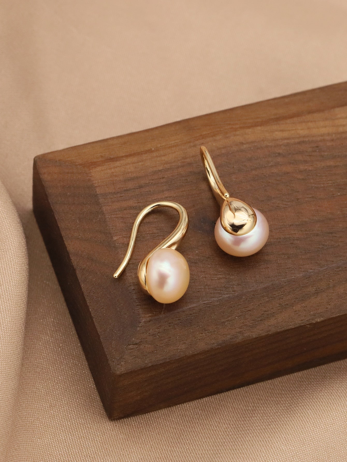 1pair Pink Natural Pearl Earrings, Thickness 0.03μm