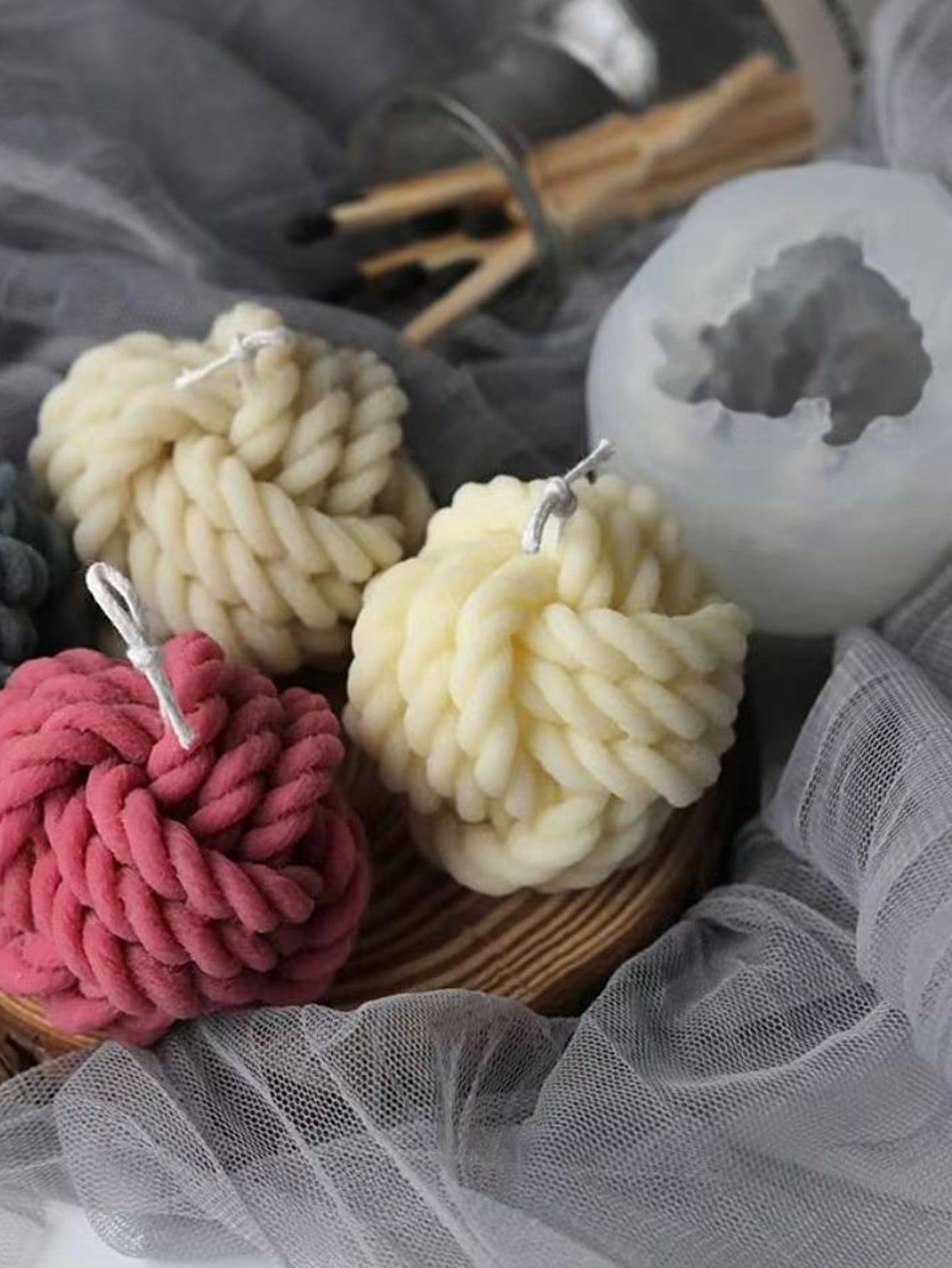 1pc Yarn Ball Shaped Candle Mold