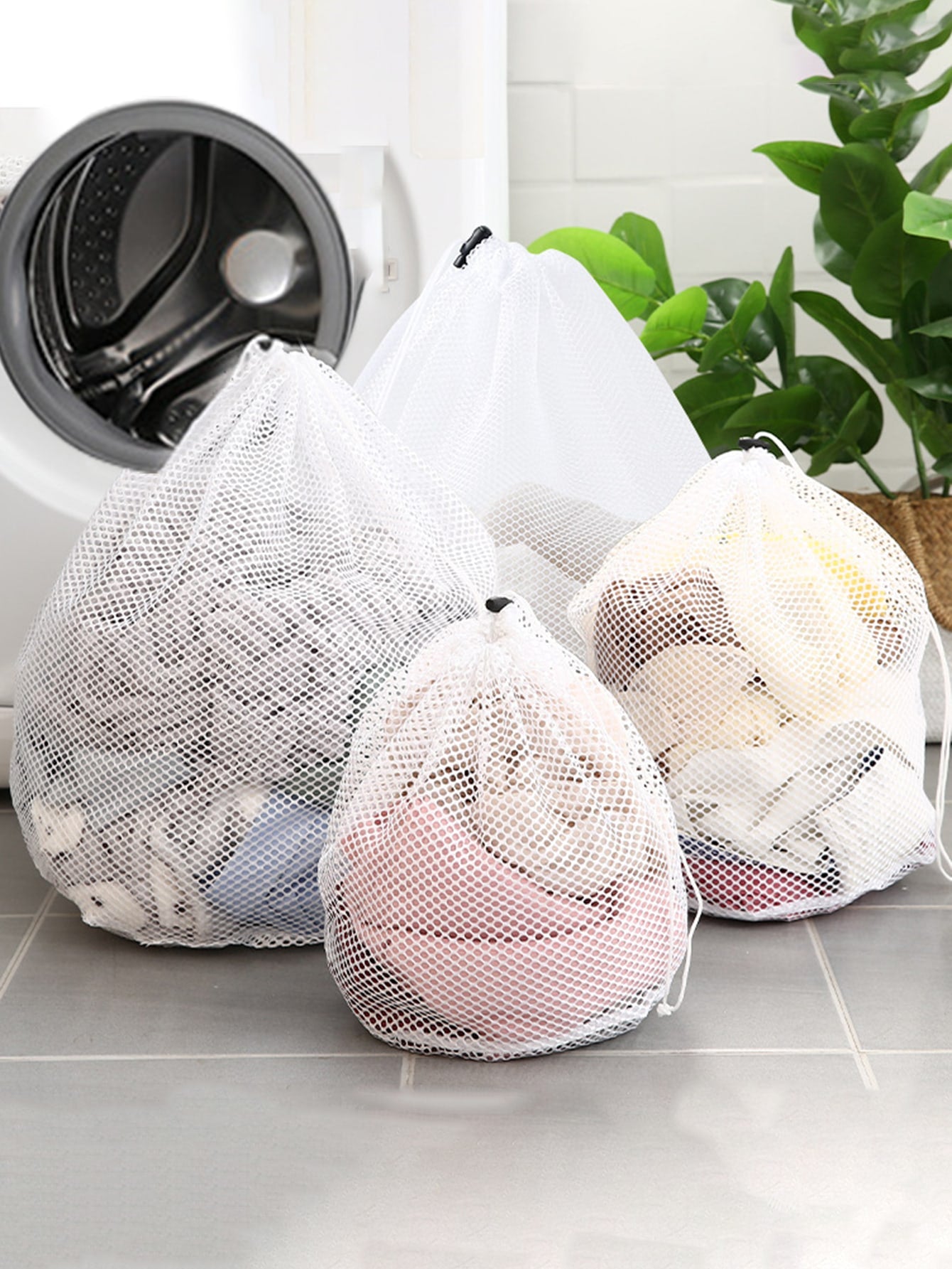 1pc Drawstring Design Laundry Bag, Simple Polyester Mesh Lingerie Wash Bag For Laundry