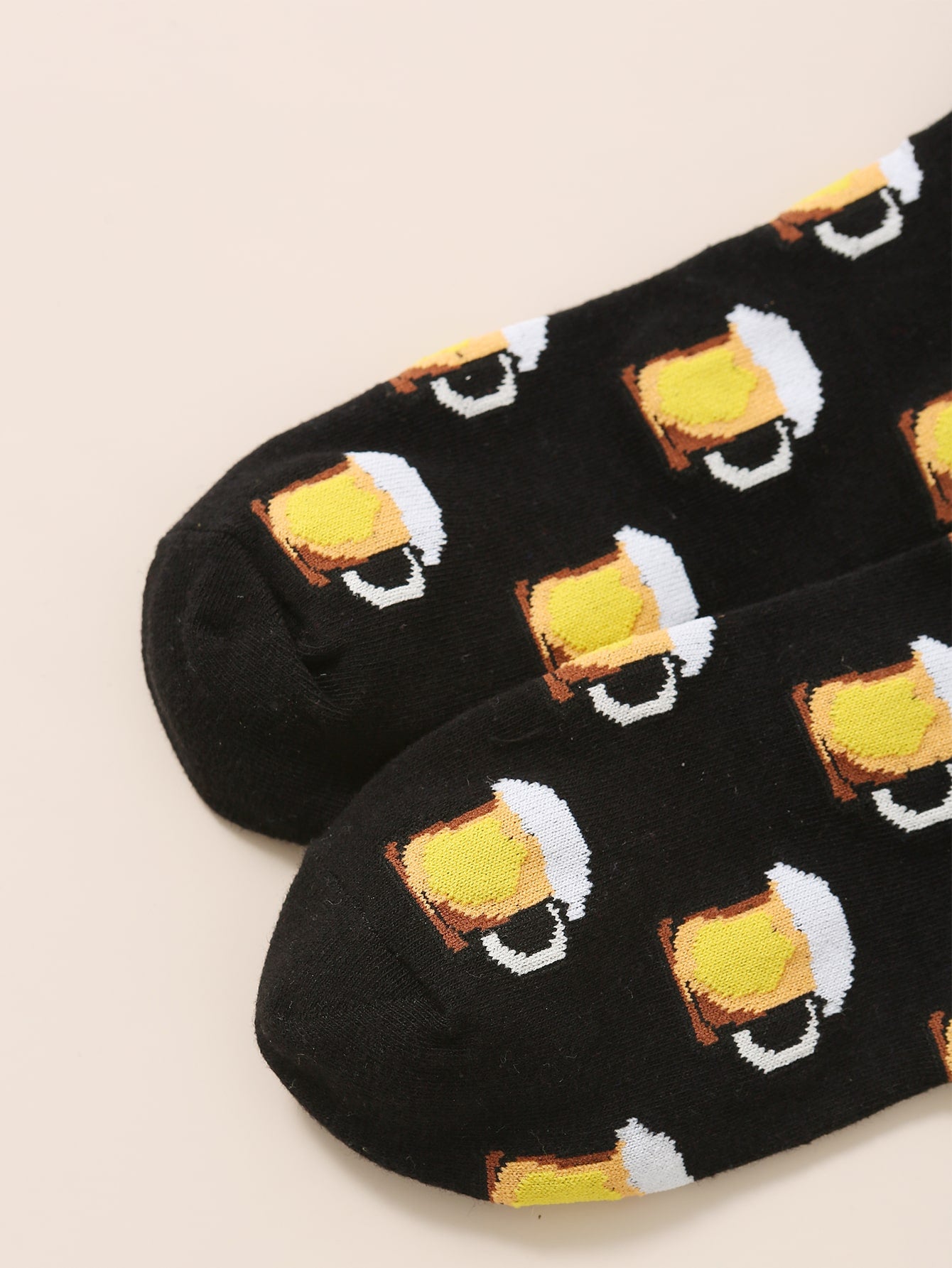 Beer Mug Pattern Crew Socks