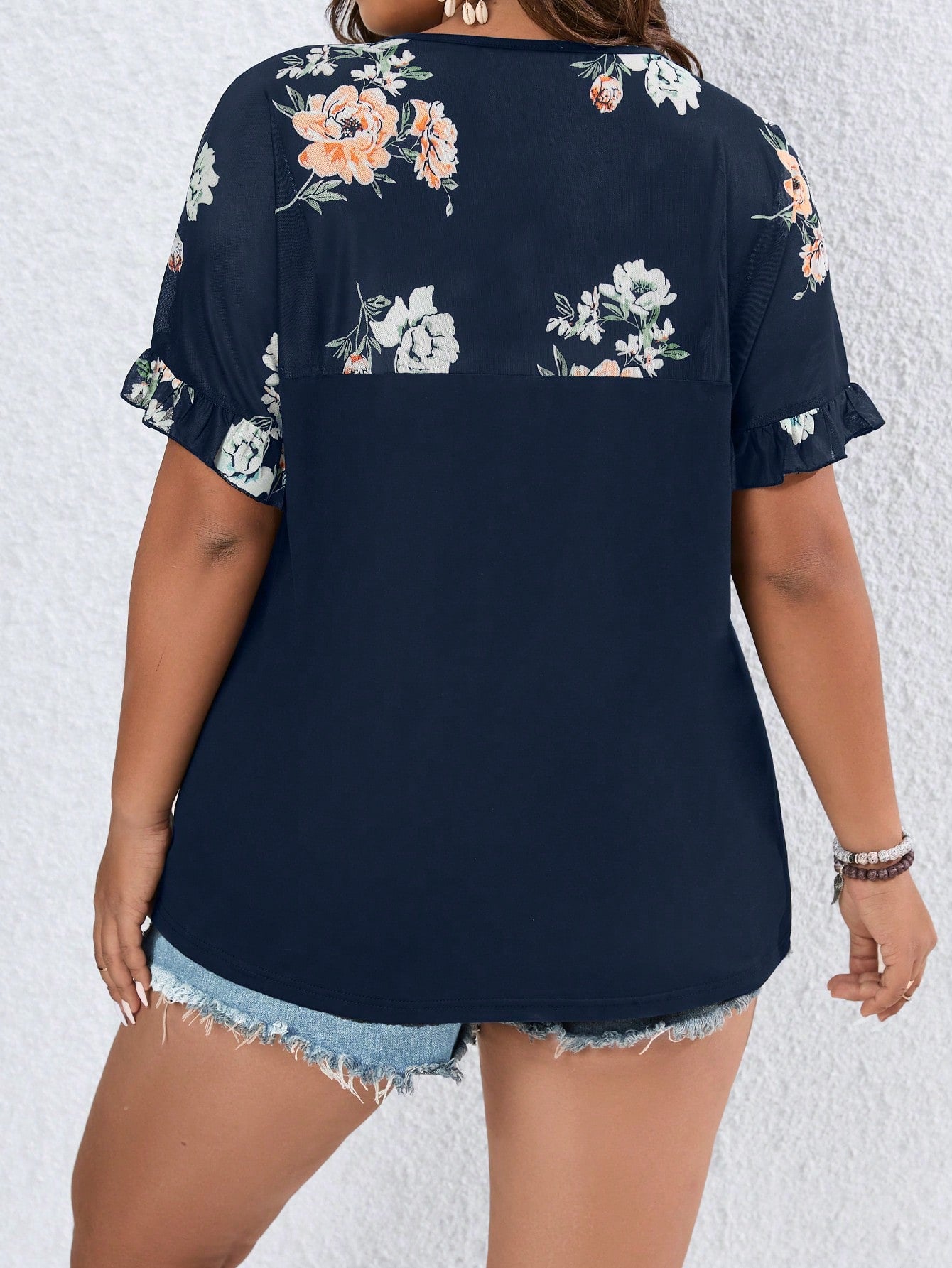 LUNE Plus Floral Print Flounce Sleeve Tee Graphic Tees Women Tops