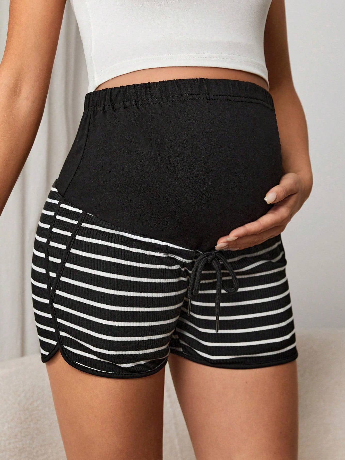 SHEIN MaterniWear Maternity Striped Adjustable Drawstring Waist Shorts