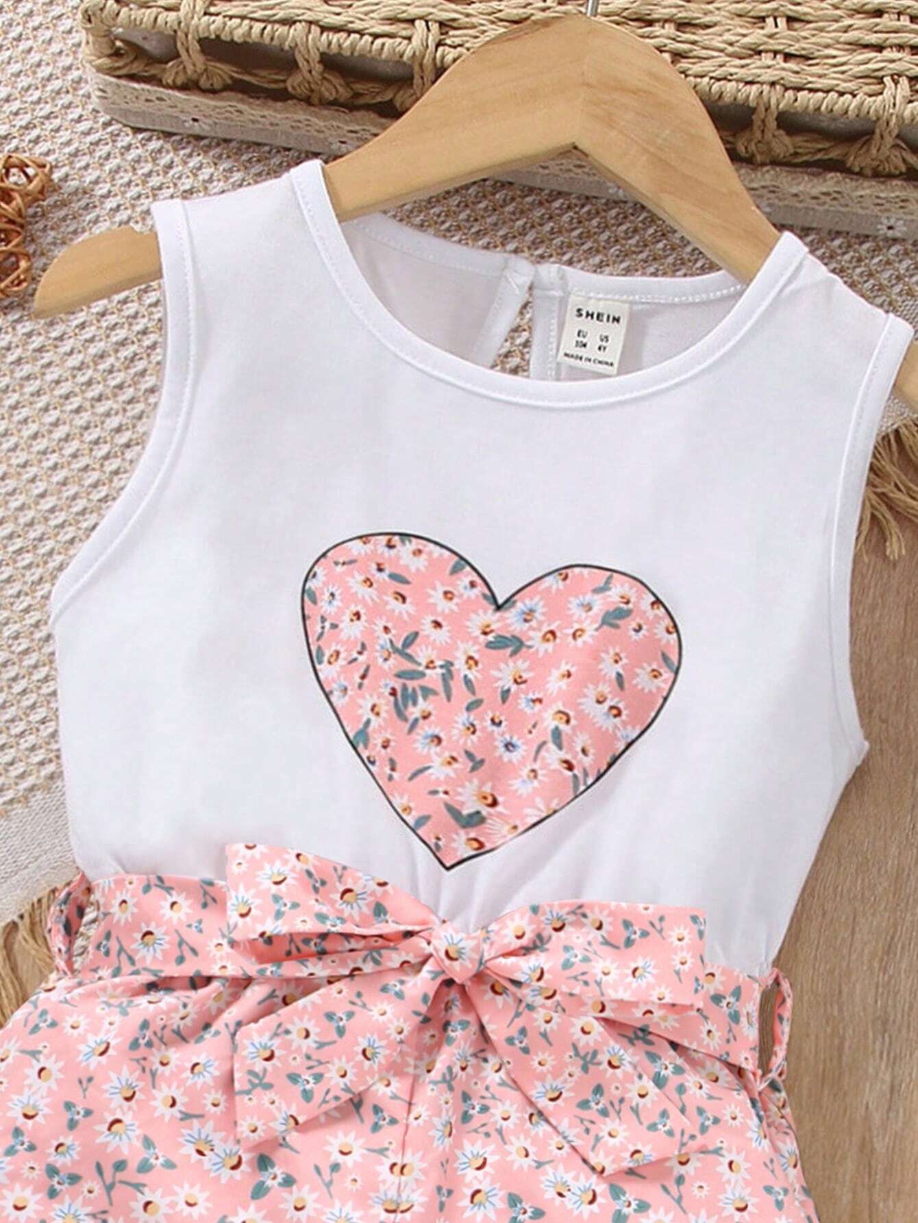 SHEIN Young Girl Ditsy Floral & Heart Print Belted Romper