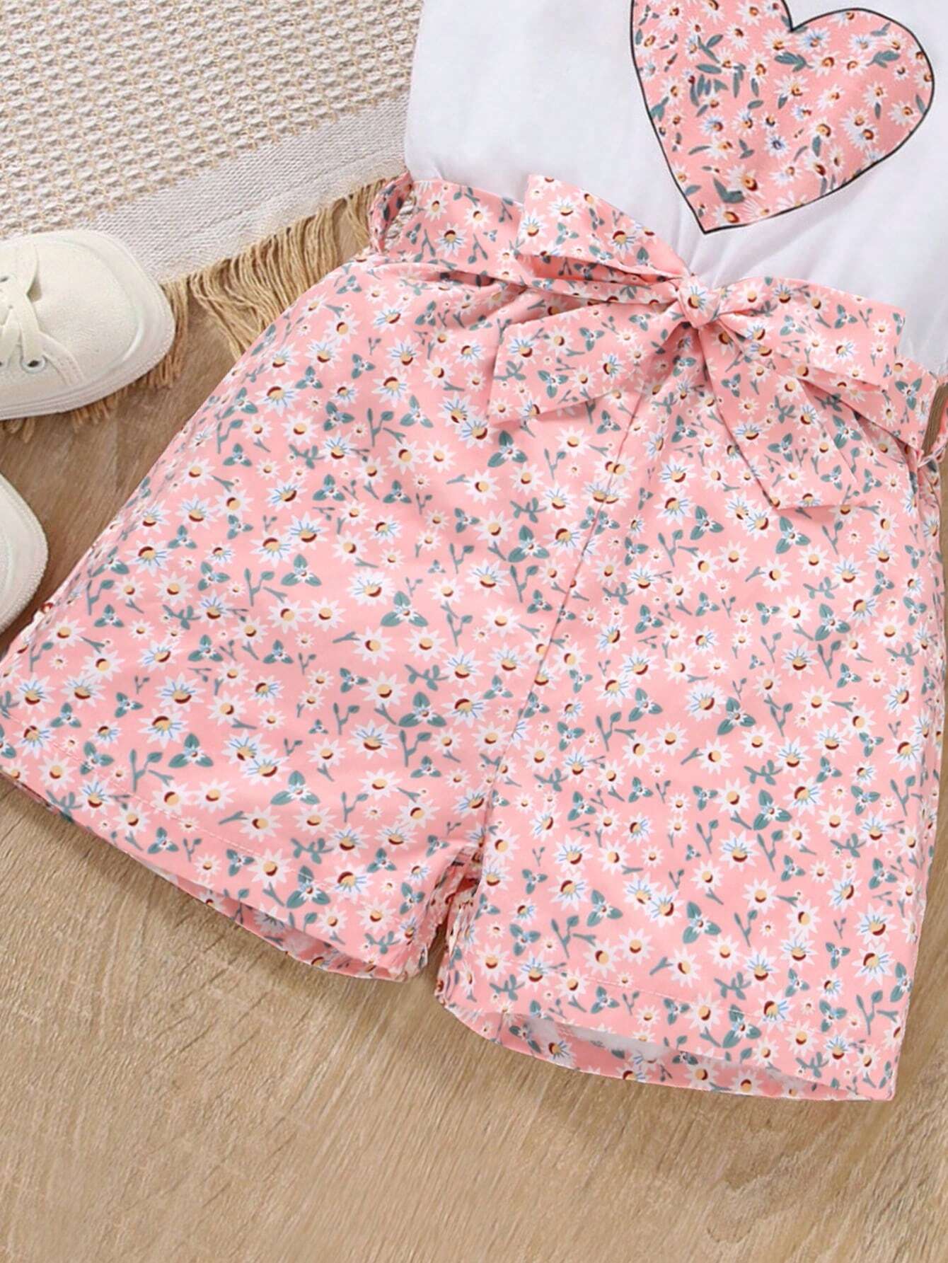 SHEIN Young Girl Ditsy Floral & Heart Print Belted Romper