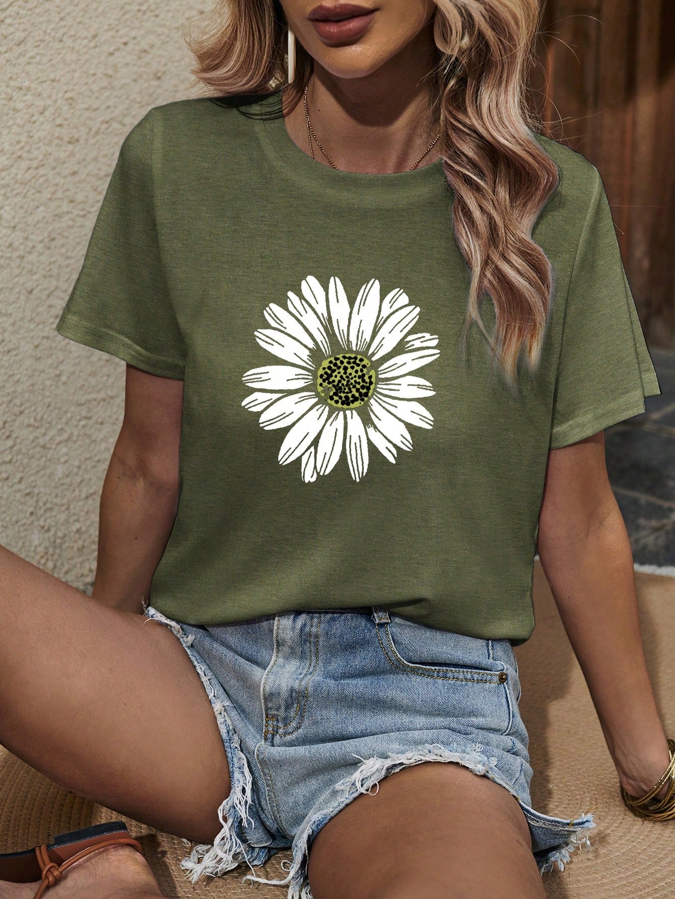 LUNE Floral Print Round Neck Tee