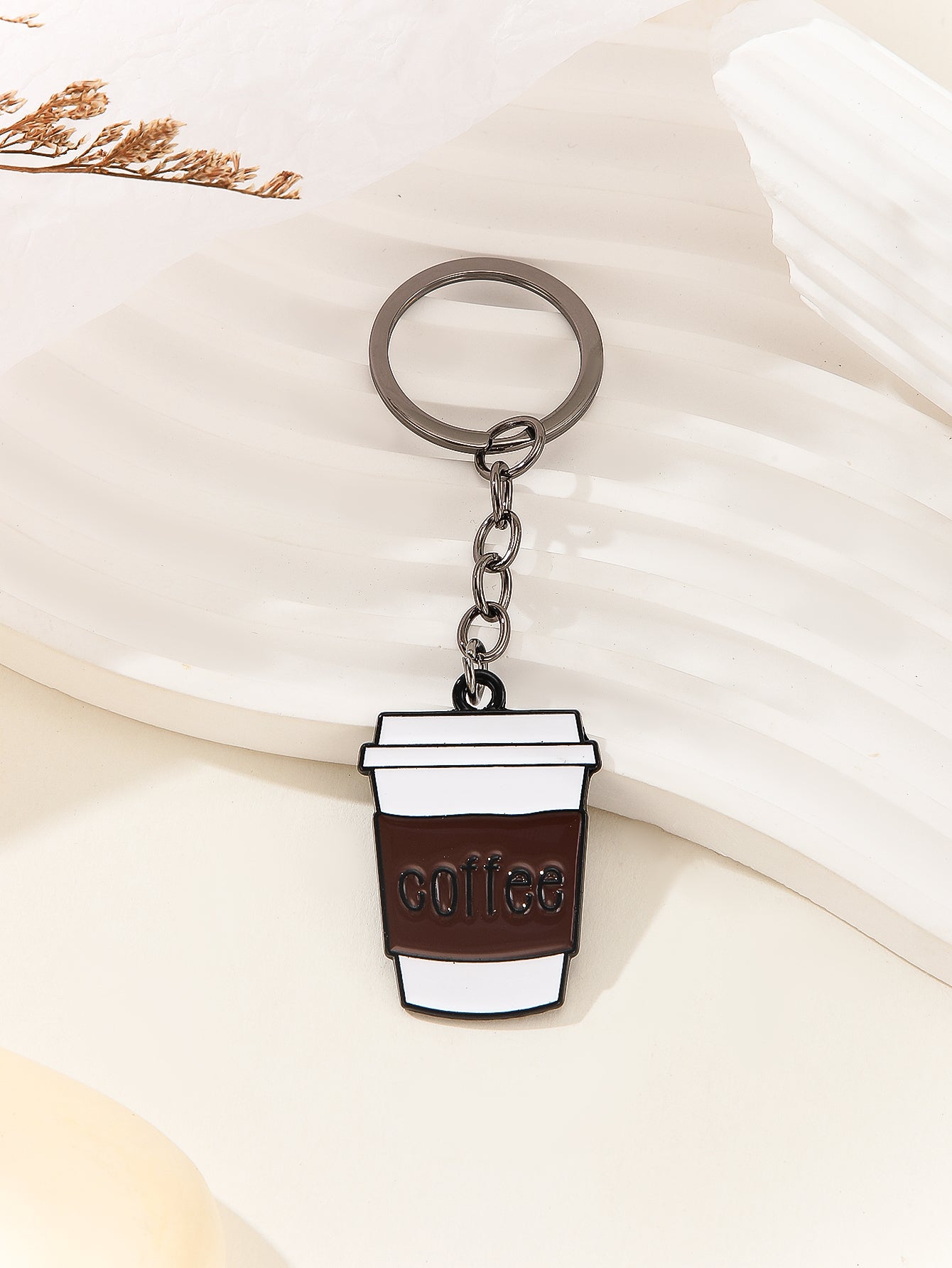 1pc Creative English Letter & Coffee Cup Shaped Zinc Alloy Keychain For Men, Cafe Souvenir Gift Casual