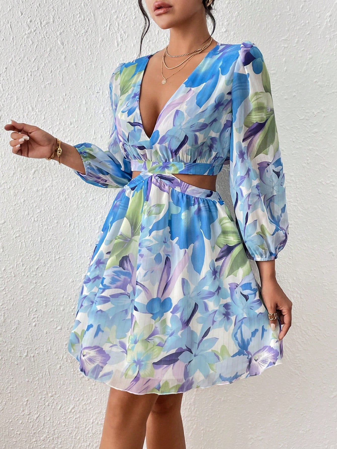 SHEIN LUNE Allover Print Cut Out Waist Plunging Neck Lantern Sleeve Dress