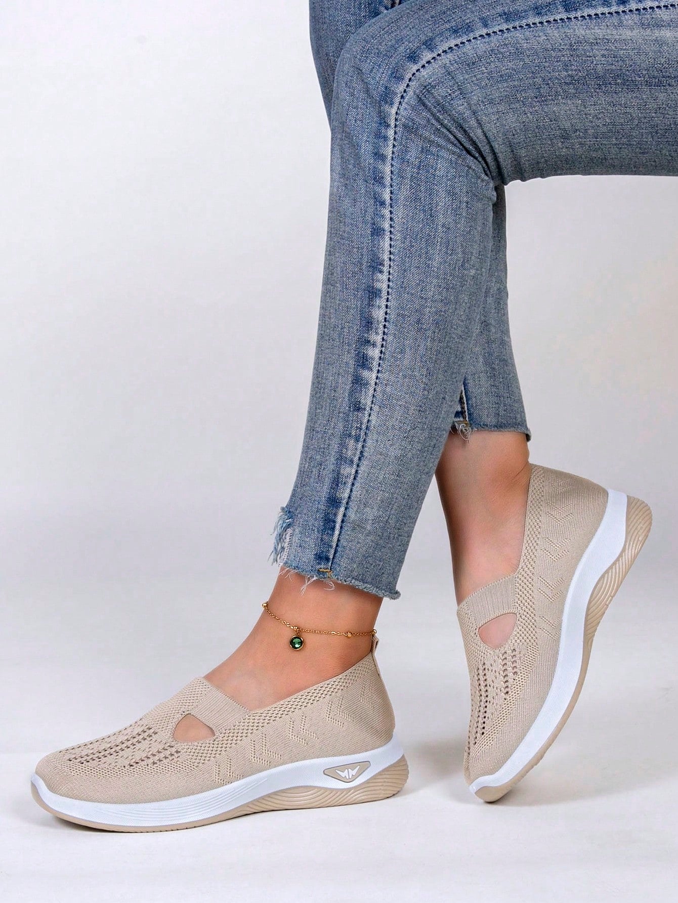 New Spring And Autumn Women's Sports Shoes Fashionable Breathable Lightweight Anti-slip And Wear-resistant Sock Sneakers