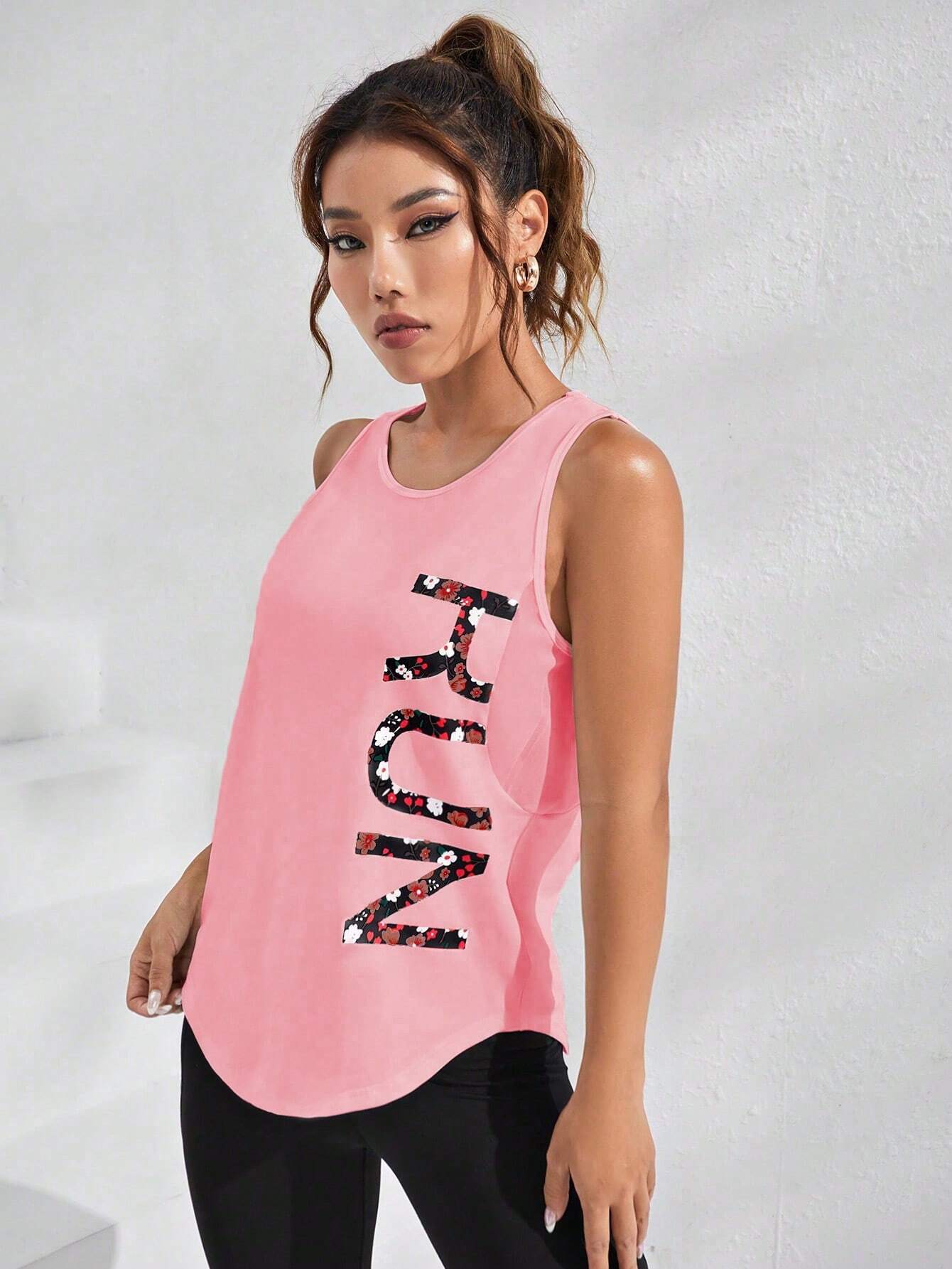 SHEIN Sport Exploreva Letter Graphic Curved Hem Sports Tank Top Gym Top Compression Shirt