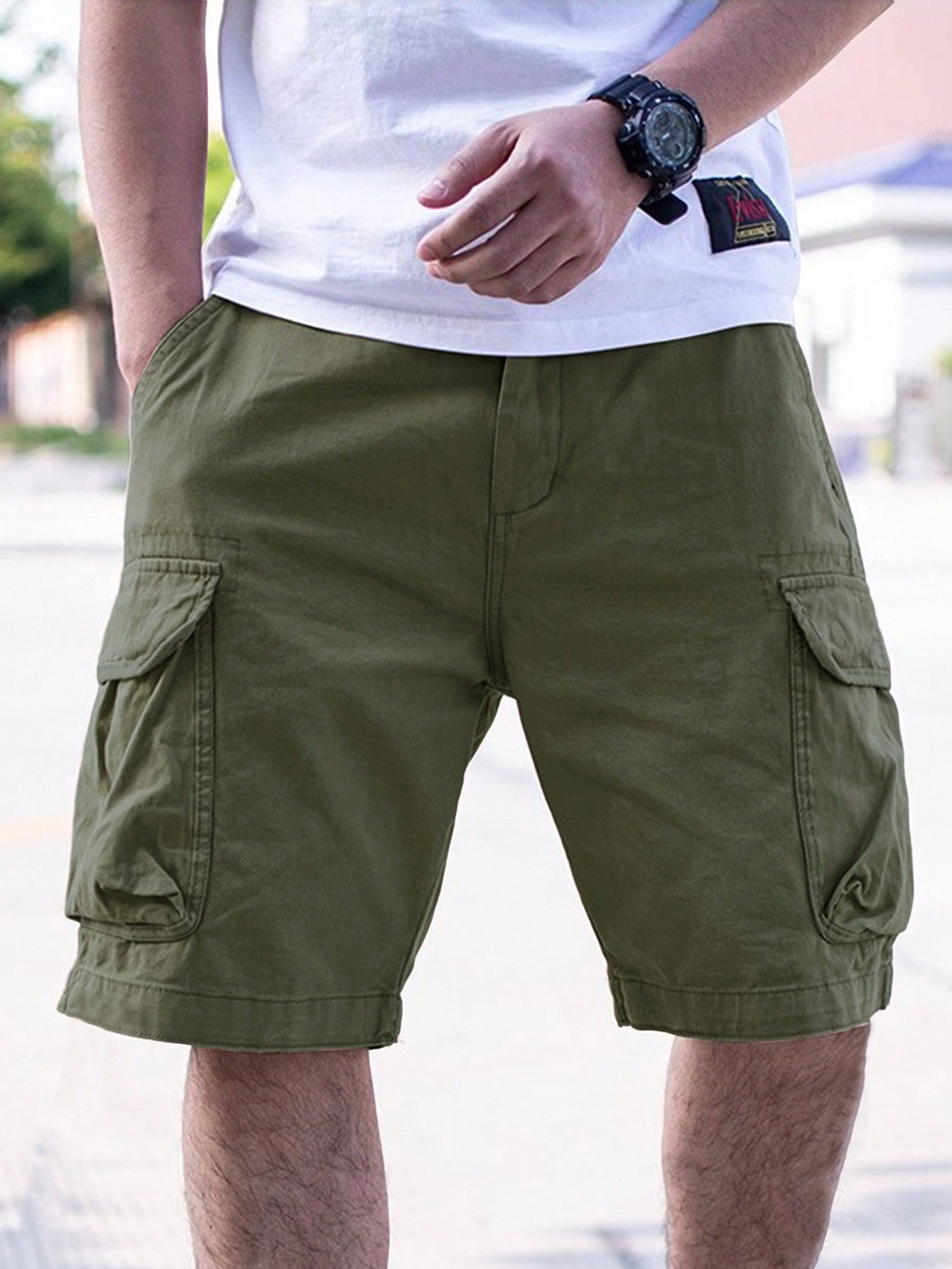 Manfinity Loose Fit Men's Cargo Shorts With Flap Pockets On The Side