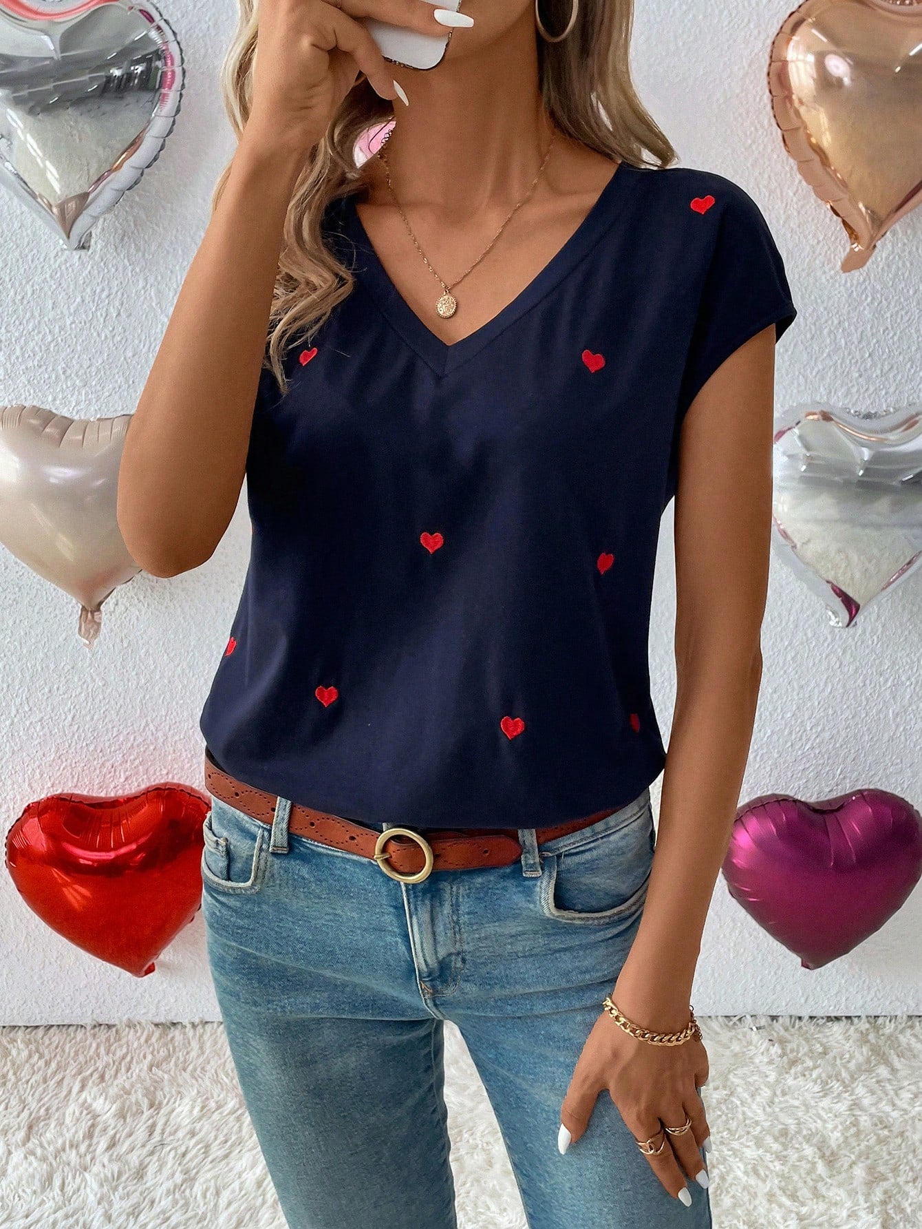 LUNE Valentine's Day All Over Heart Embroidered V-Neck T-Shirt