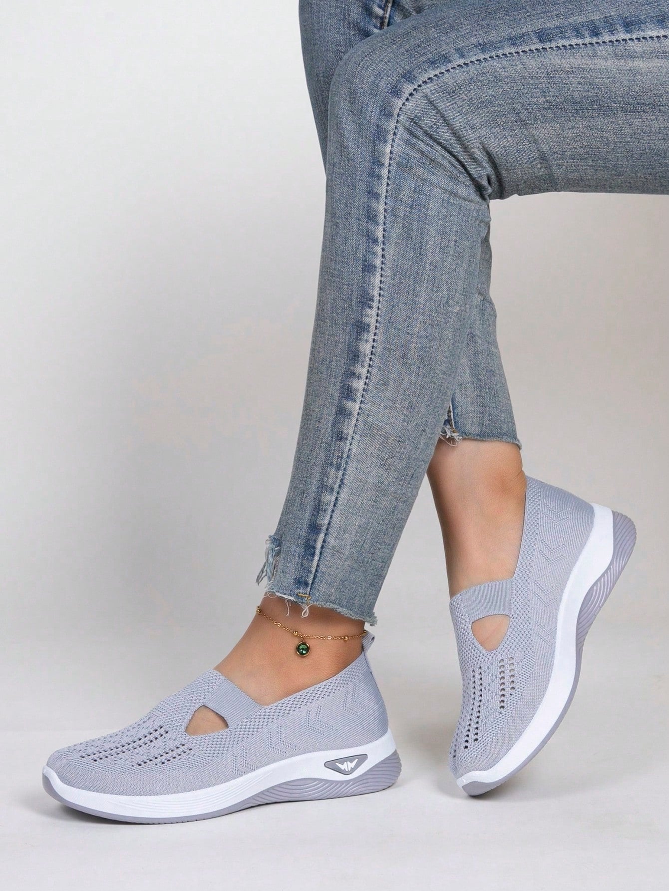 New Spring And Autumn Women's Sports Shoes Fashionable Breathable Lightweight Anti-slip And Wear-resistant Sock Sneakers