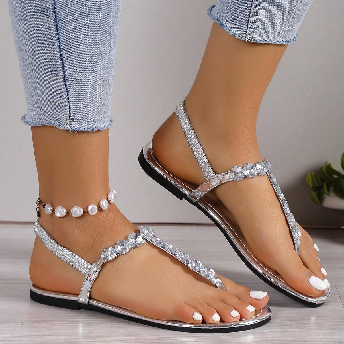 Women's Handmade Beaded Flat Sandals With Toe Ring, 2023 New Summer Arrivals Shiny Diamond Decor Roman Style Flip Flops, Plus Size 43