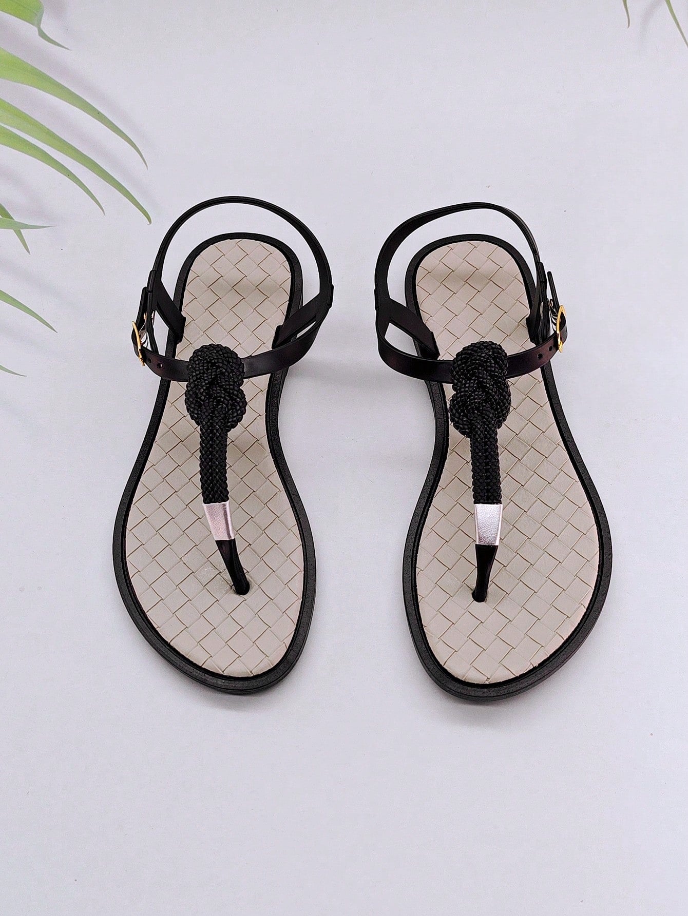 roulvxiang New Arrival Women'S Black Rope-Like Beach Flip Flops With Toe Post, Roman Strap, Casual Outdoor Plastic Slipper