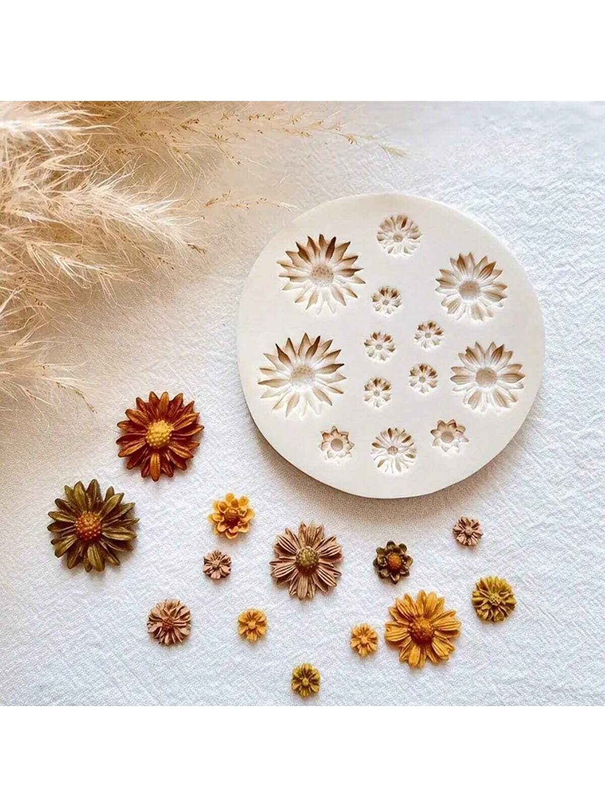 Versatile Round Flower Silicone Mold: Perfect For DIY Crafts, Jewellery Making, Baking Candies & Chocolates - Durable And Creative Design