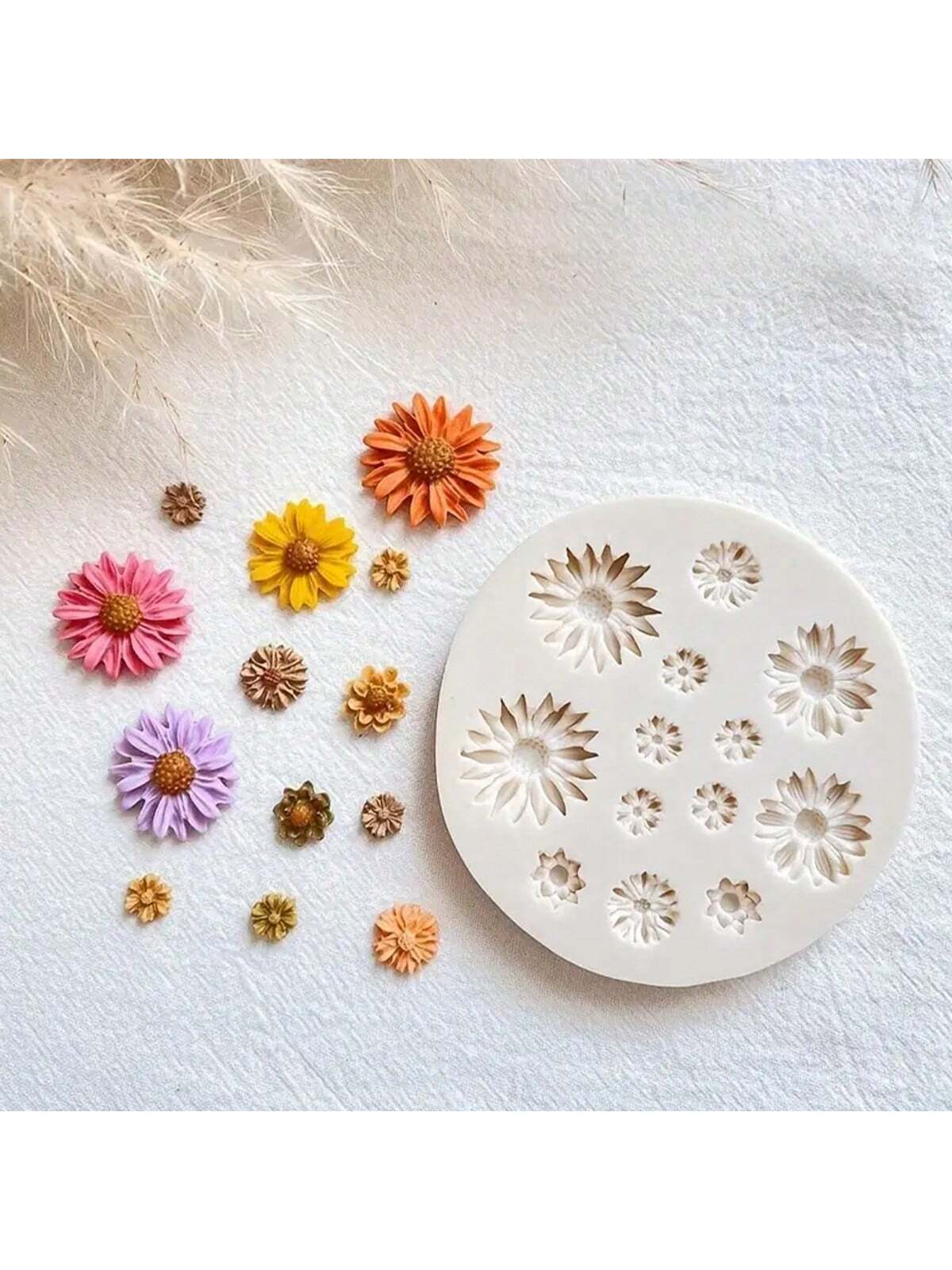 Versatile Round Flower Silicone Mold: Perfect For DIY Crafts, Jewellery Making, Baking Candies & Chocolates - Durable And Creative Design