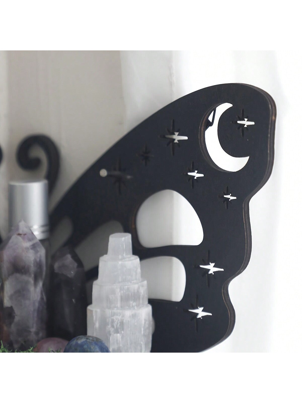 1Pc Wooden Butterfly Right Corner Hollow-Out Creative Shape Crystal Shelf Decorative Wall Shelf