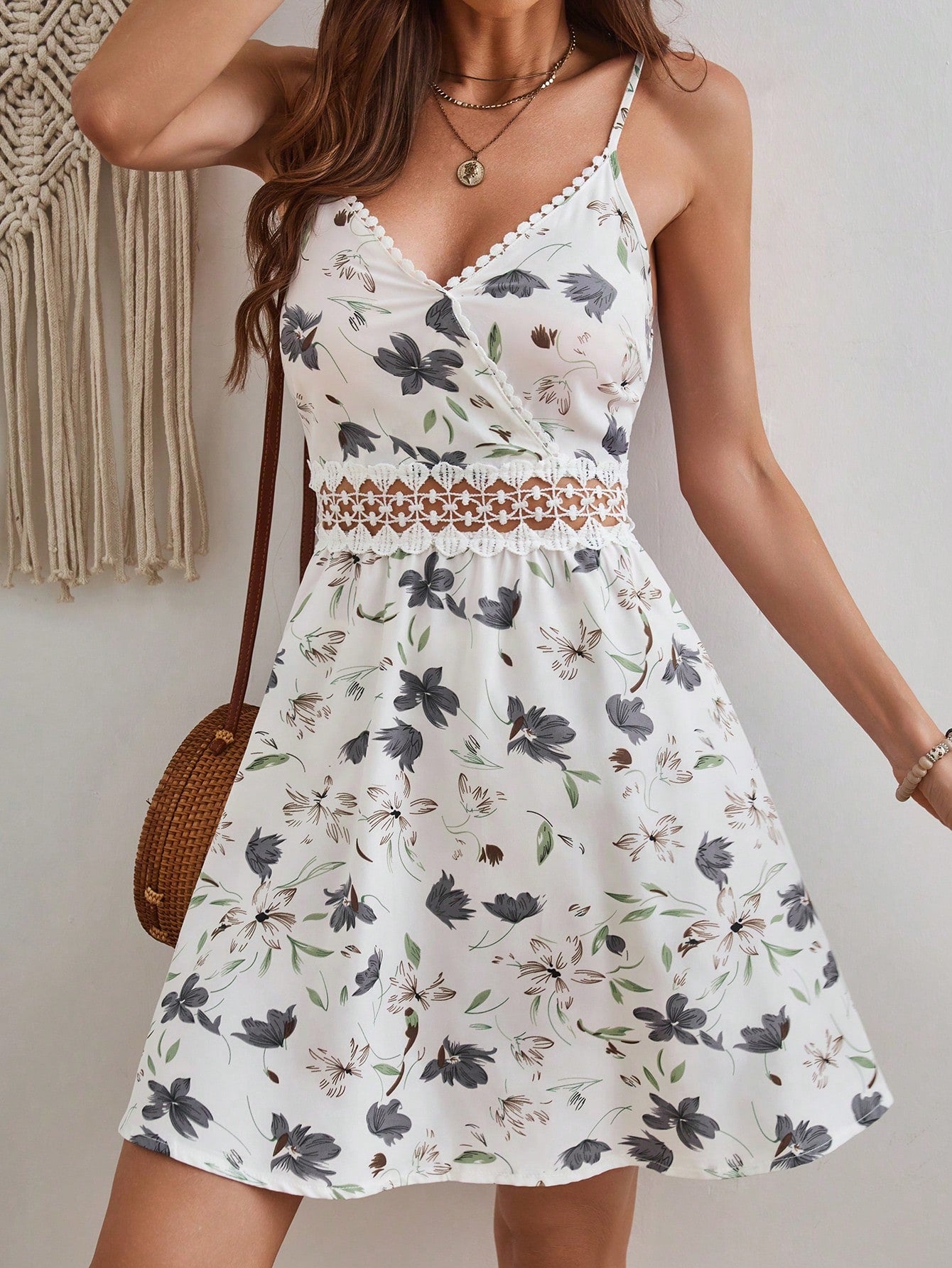 LUNE Floral Print Spliced Lace Spaghetti Strap Dress