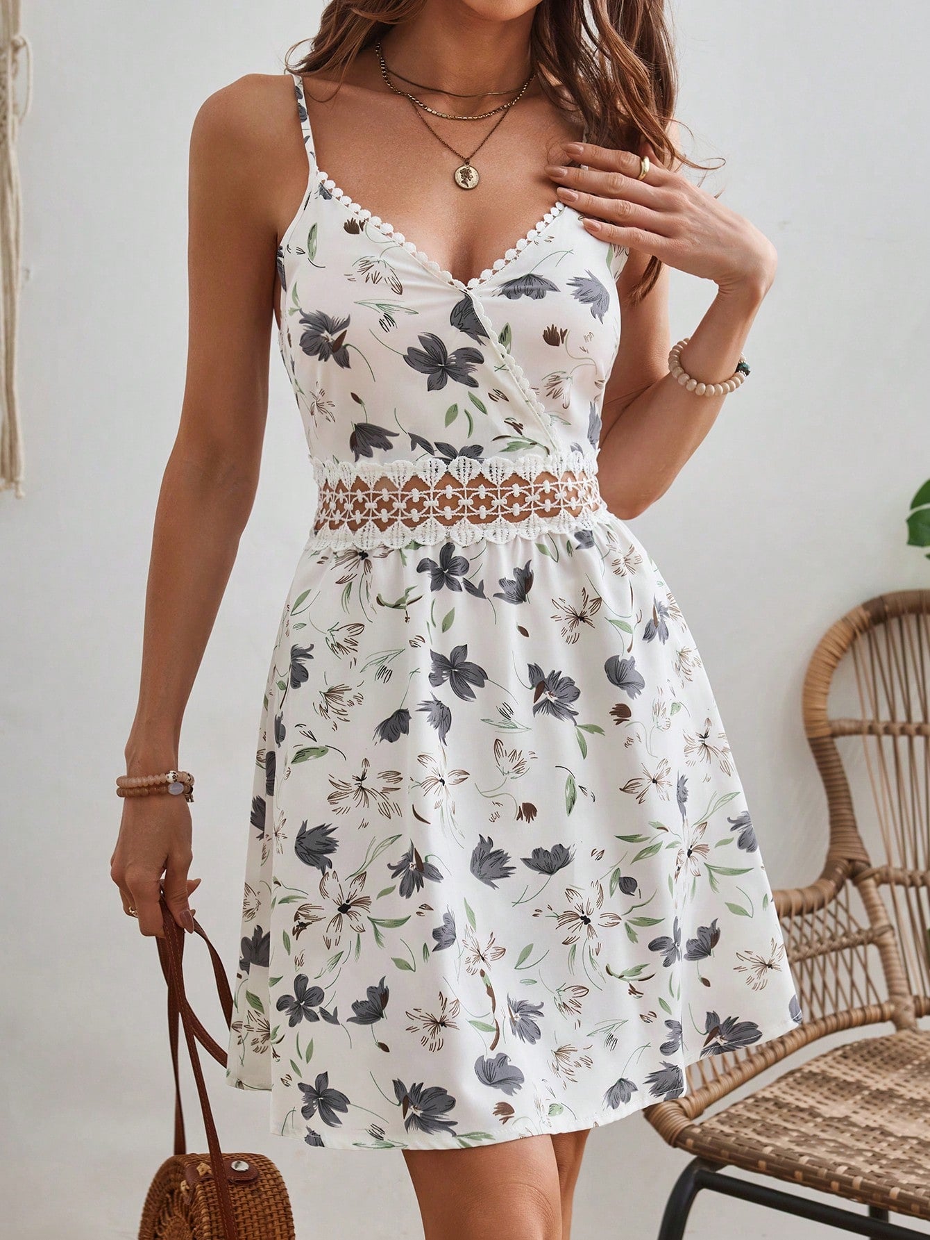 LUNE Floral Print Spliced Lace Spaghetti Strap Dress