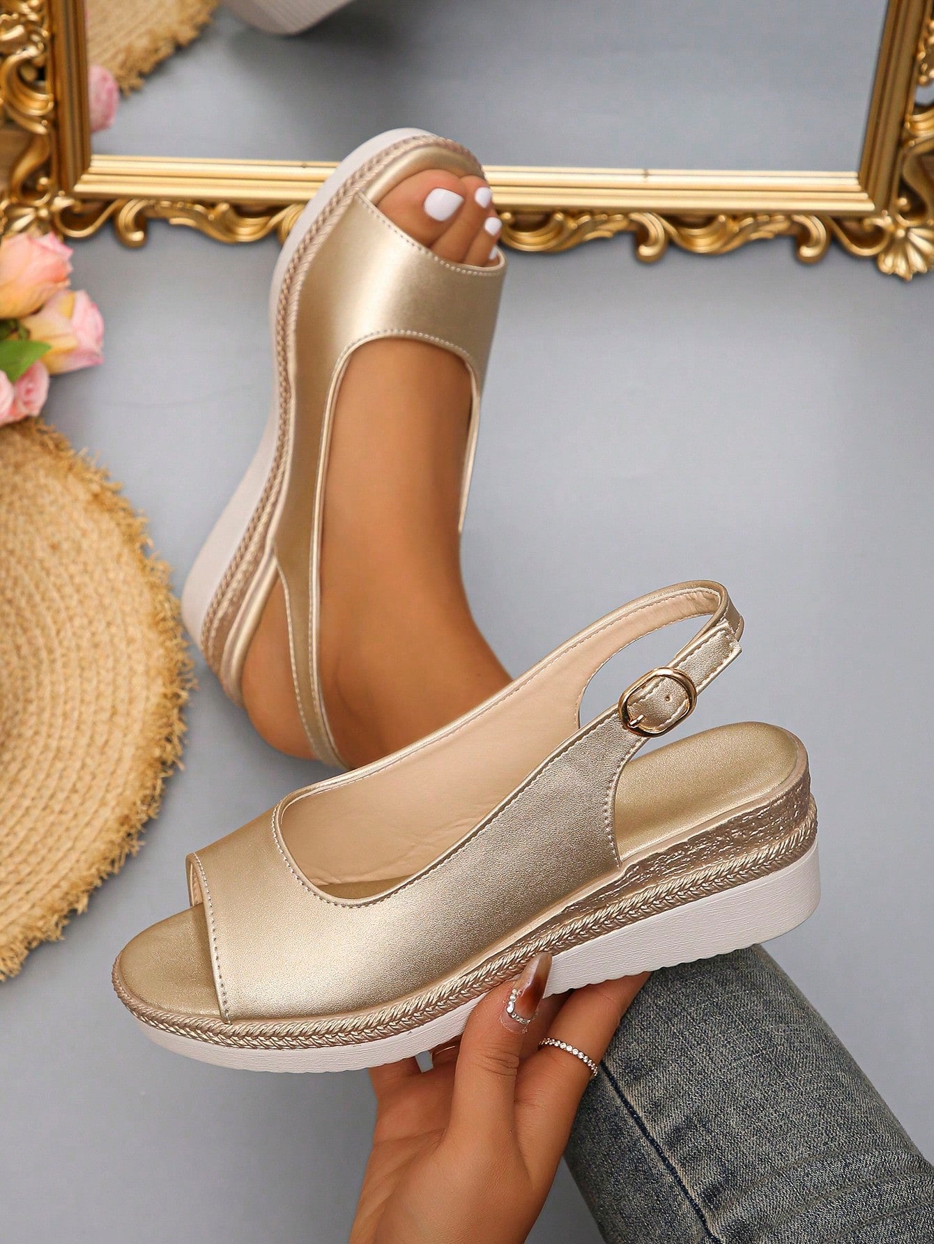 Summer New Fashionable Mid-Aged Mothers' Gold Peep Toe Thick-Soled Sandals With Wedges