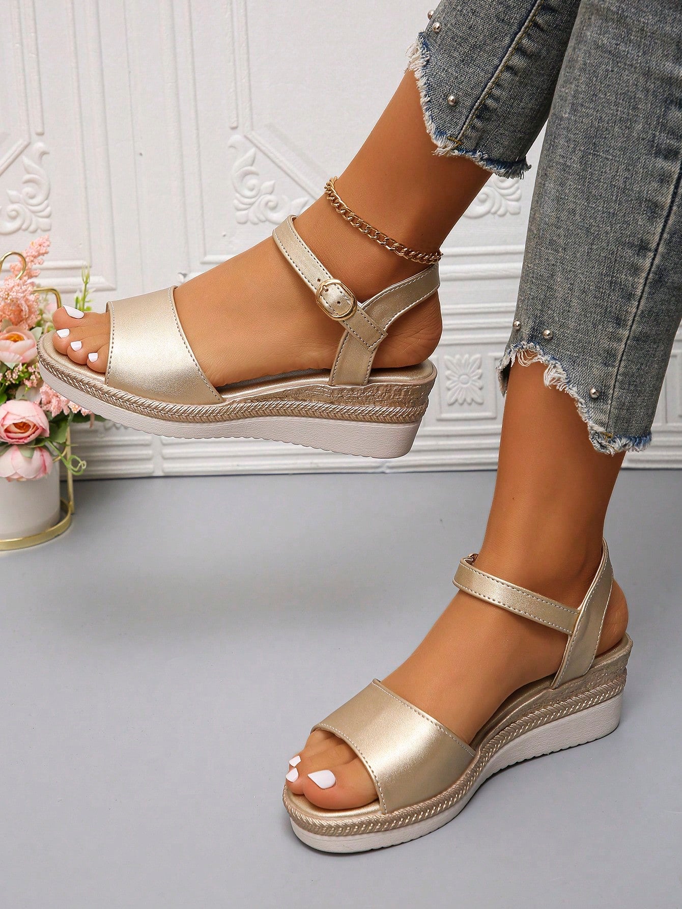 New Arrival Summer Fashionable Wedge Sandals For Women With Back Strap, Gold, Middle-Aged, Simple And Comfortable Style