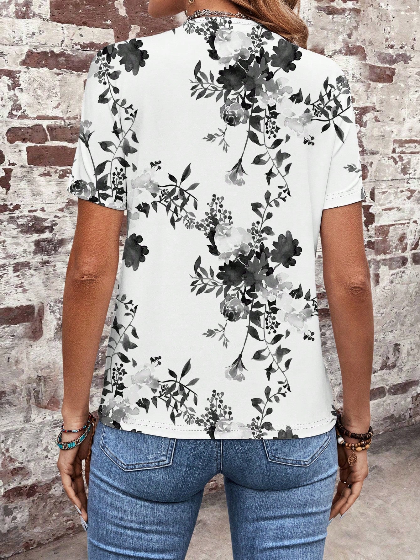 EMERY ROSE Summer Flower Printed Casual Round Neck Short Sleeve Slim Fit Women's T-Shirt