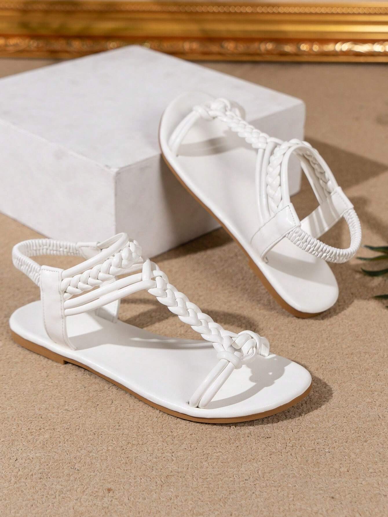 Women 2024 New National Wind Woven Straw Band Clip Toe Beach Flat Sandals For Summer