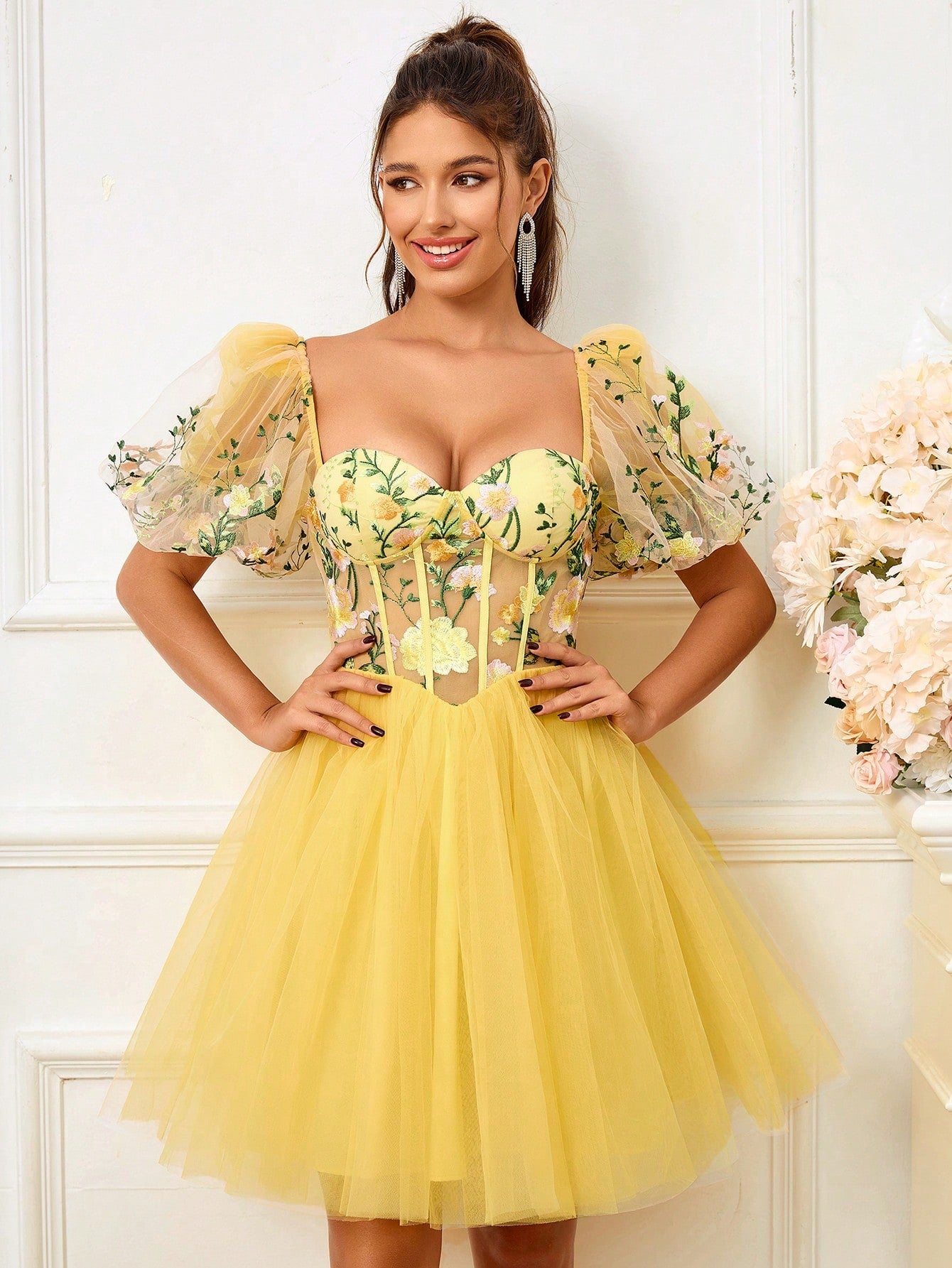 Belle Elegant Romantic Sweet Princess Yellow Square Neck Bust Cup Large Lantern Sleeve Positioning Mesh Floral Embroidery Waist See-Through Applique Stripe Decoration High Waist Skinny Hem Splicing Mesh A Swing Puffy Dress Dating Bachelorette Party Grad