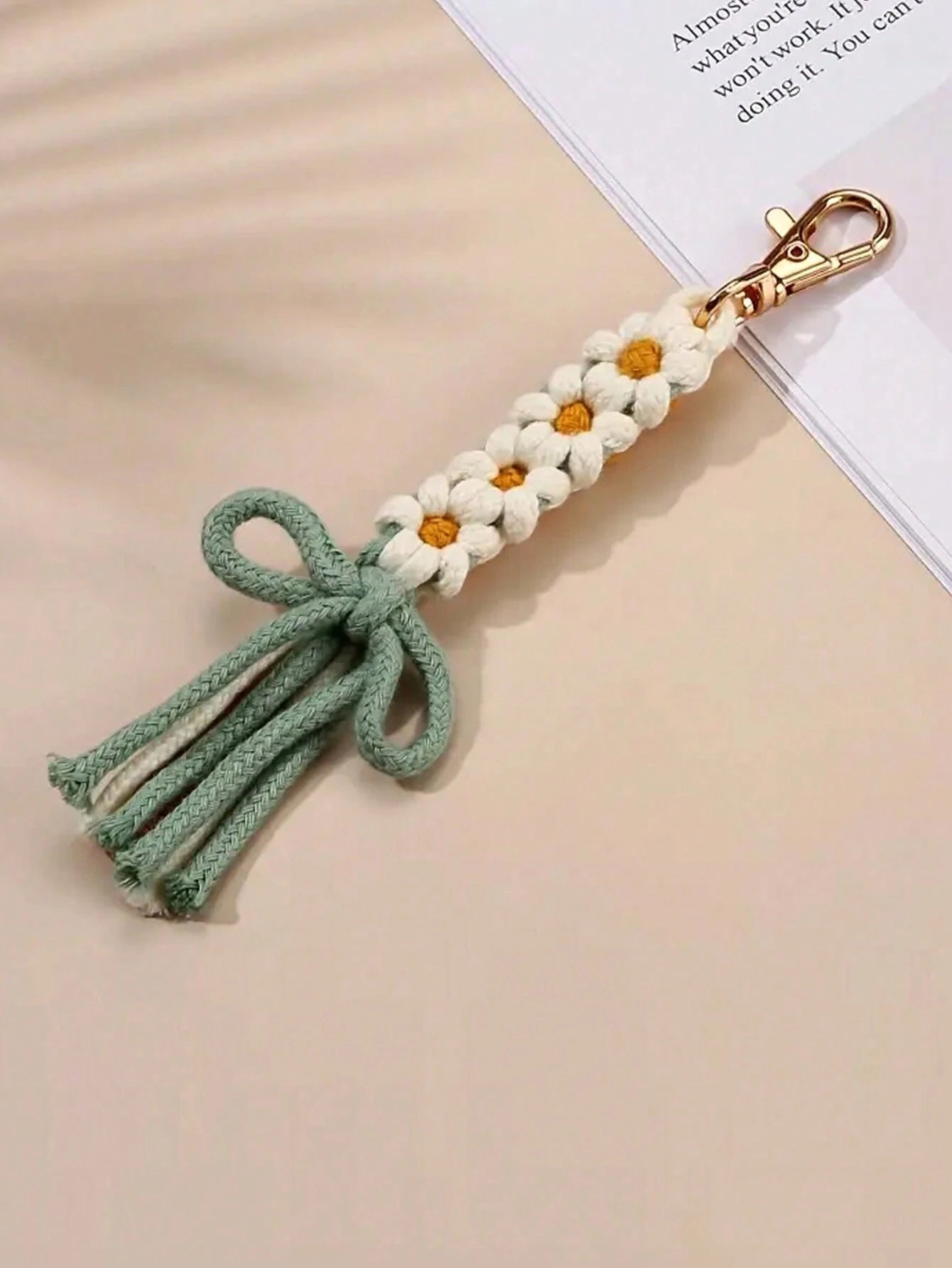 1pc Hand-Woven Tassel Keychain Pendant Creative Keychain, Backpack Pendant, Bag Charms, Birthday Gifts, DIY Accessories Party Favors,Christmas Decorations,Birthday Gift For Friends And Family(Light Grey)