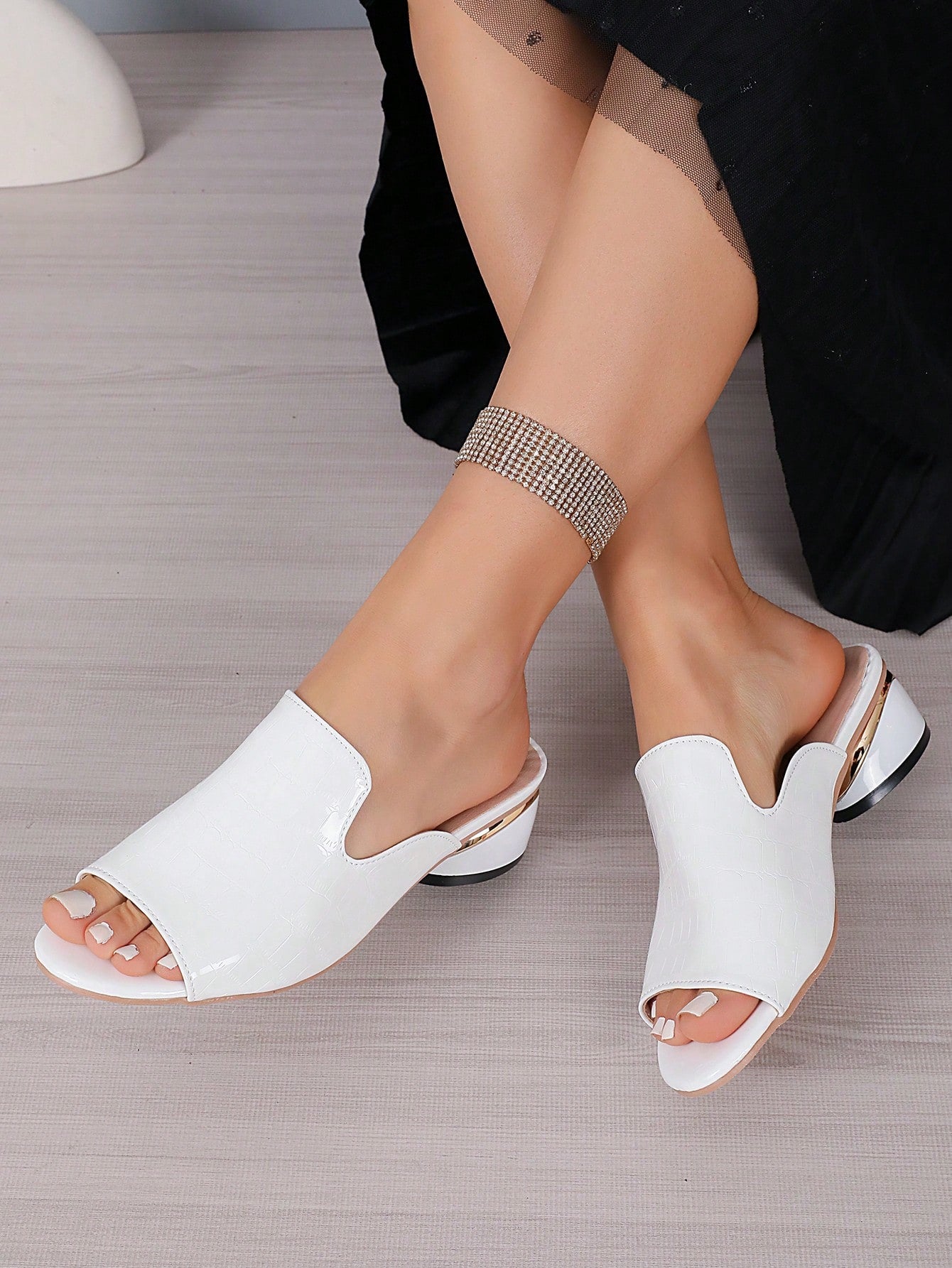 2024 Summer New Fashion Women Slippers, Casual Outdoor Soft Bottom Plus Size Open Toe Middle Thick Heels Slides