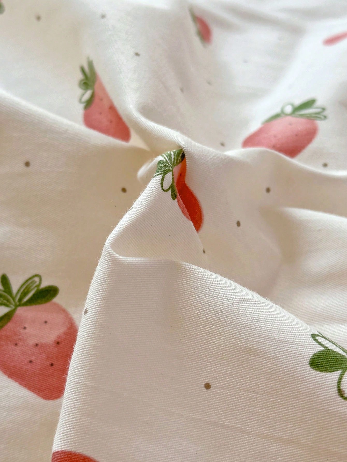 3pcs Sweetheart Strawberry Printed Bedding Set, Includes 2 Pillowcases And 1 Quilt Cover For Down Comforter