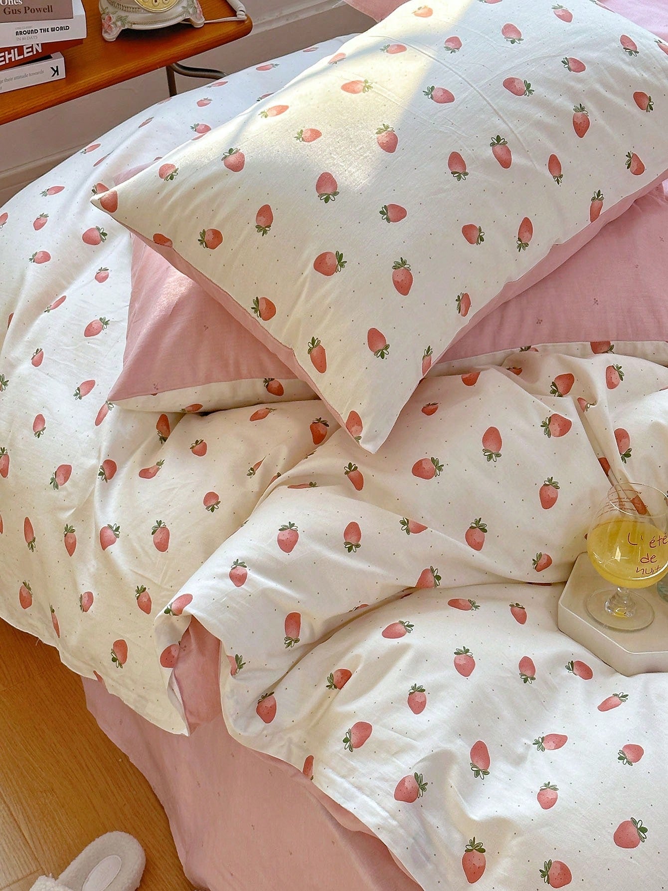 3pcs Sweetheart Strawberry Printed Bedding Set, Includes 2 Pillowcases And 1 Quilt Cover For Down Comforter