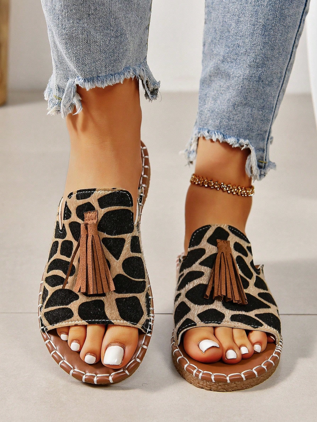 Ladies' Fringe Decor Ethnic Style Flat Sandals, Waterproof Beach Slippers, Slip-Resistant Outdoor Fashionable Match-All Shoes