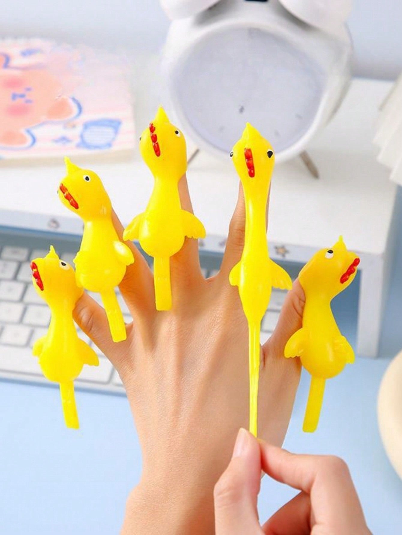 5pcs Finger Flicking Turkey Prank Toy, Elastic Rubber Chicken For Stretching And Flinging, Sticky Leap Frog Chick Toy