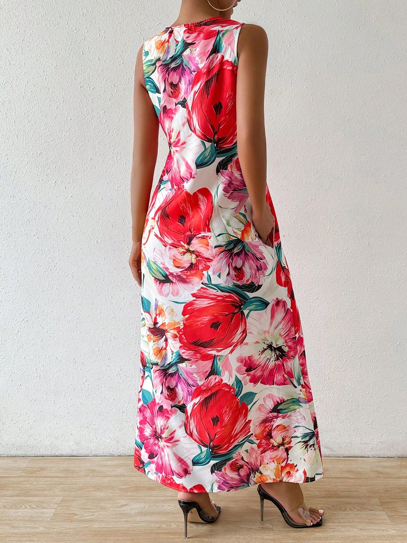 Unity Holiday Leisure Random Flower Printed Notched Neck Sleeveless Maxi Dress With Slit