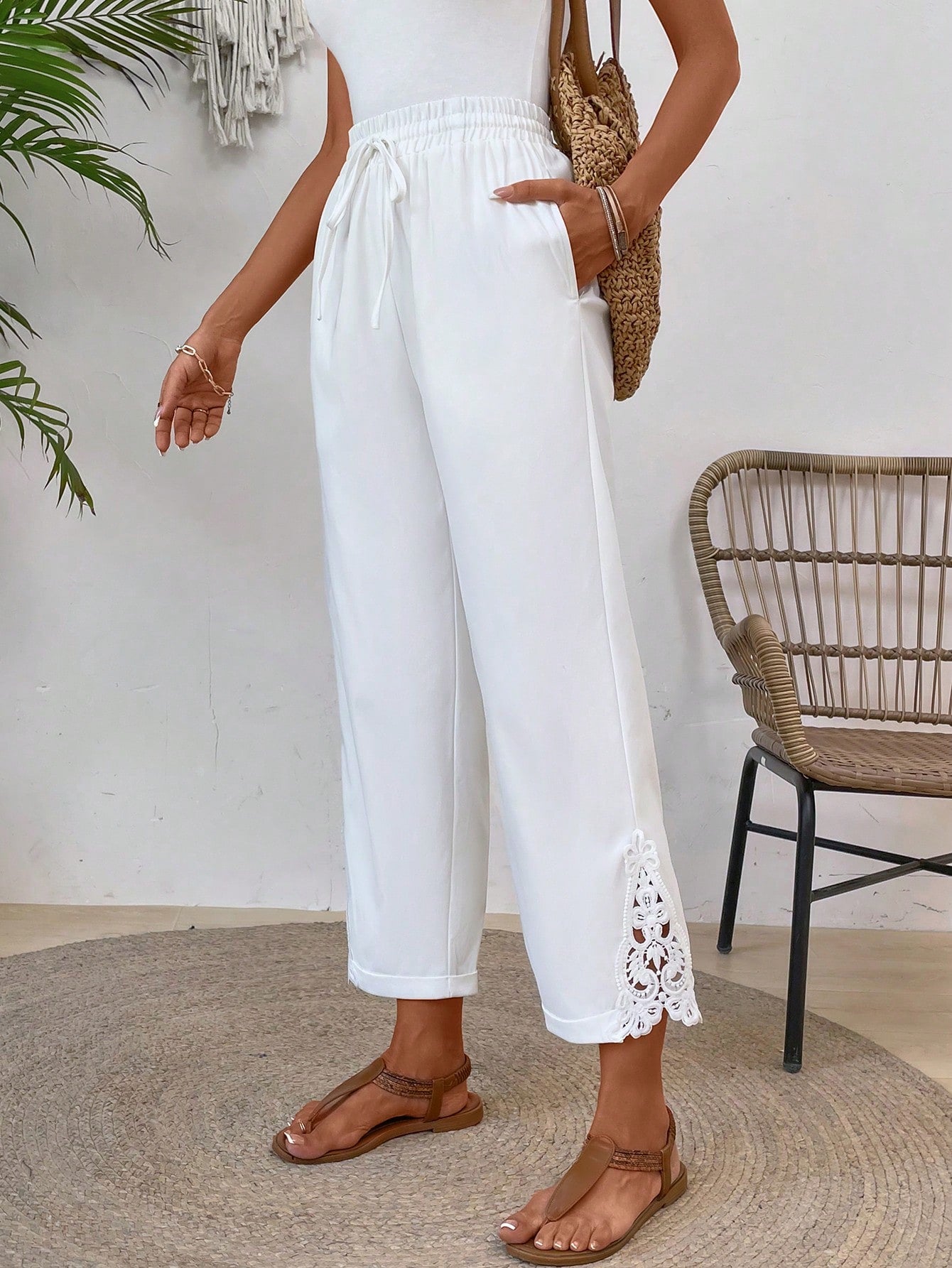 Patchwork Soluble Lace Elastic Waist Slant Pocket Relaxed Fit Straight Leg Pants