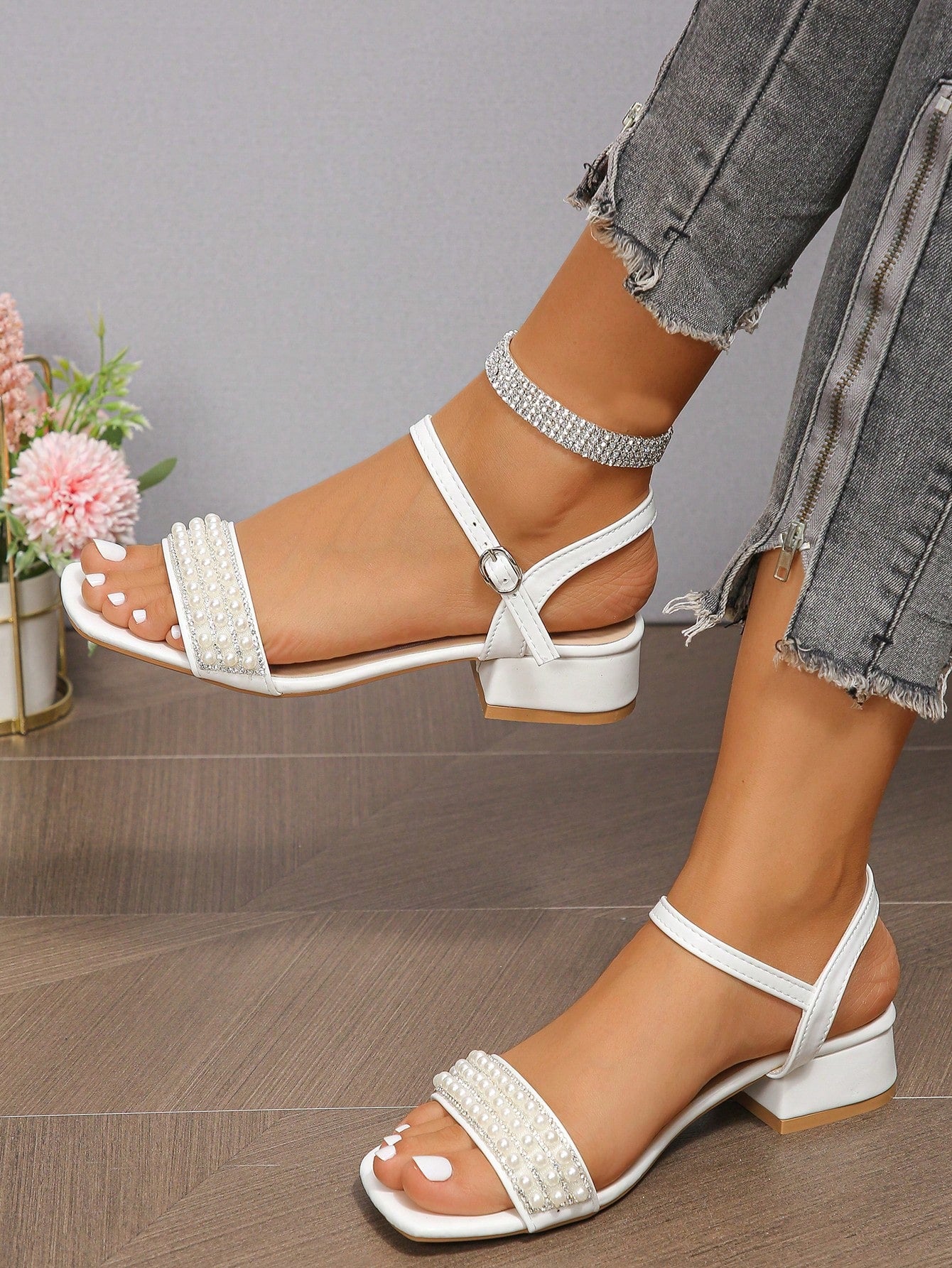 Summer Women Simple Pearl Ankle Strap Mid-Heel Sandals For Wedding Or Banquet