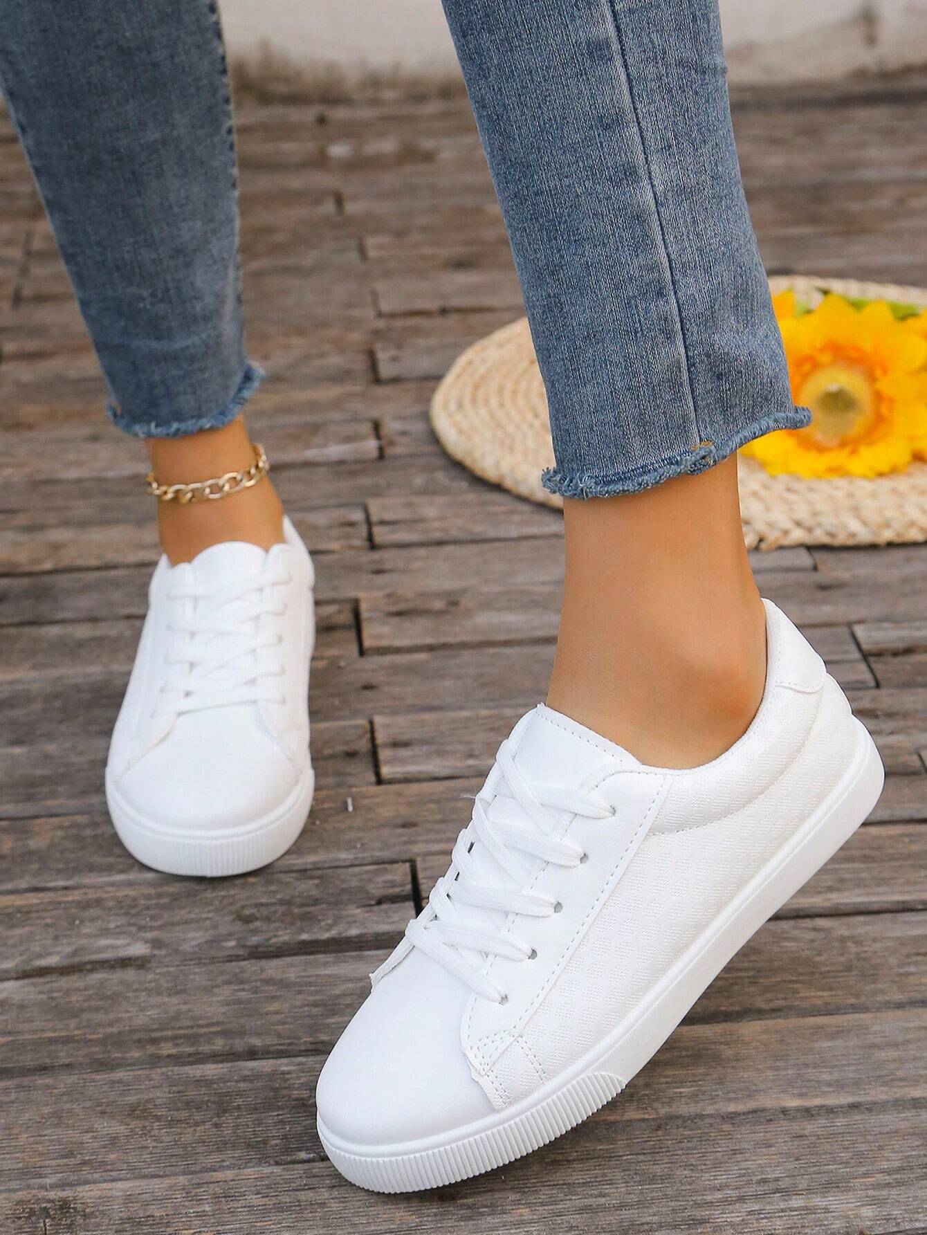 Fashion White Sneakers For Students, Comfortable Flat Front Lace-Up Casual Sports Shoes