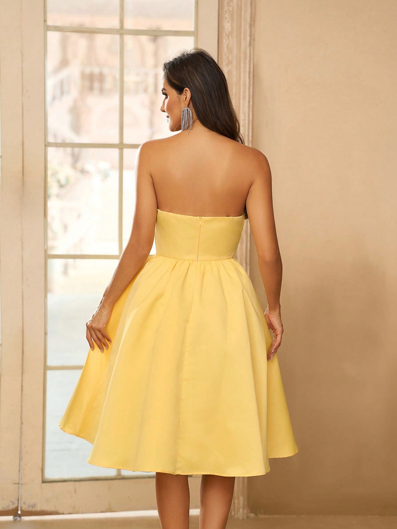 Belle Elegant, Simple, Charming, Exquisite Style Women's Yellow Satin Gown, With Bust Pad Lulong To Prevent Exposure, Cascading Pleat Decoration, High Waist, A-Line Umbrella Hem, Mid-Length, Suitable For Weddings, Parties, Proms, Graduations, Homecoming