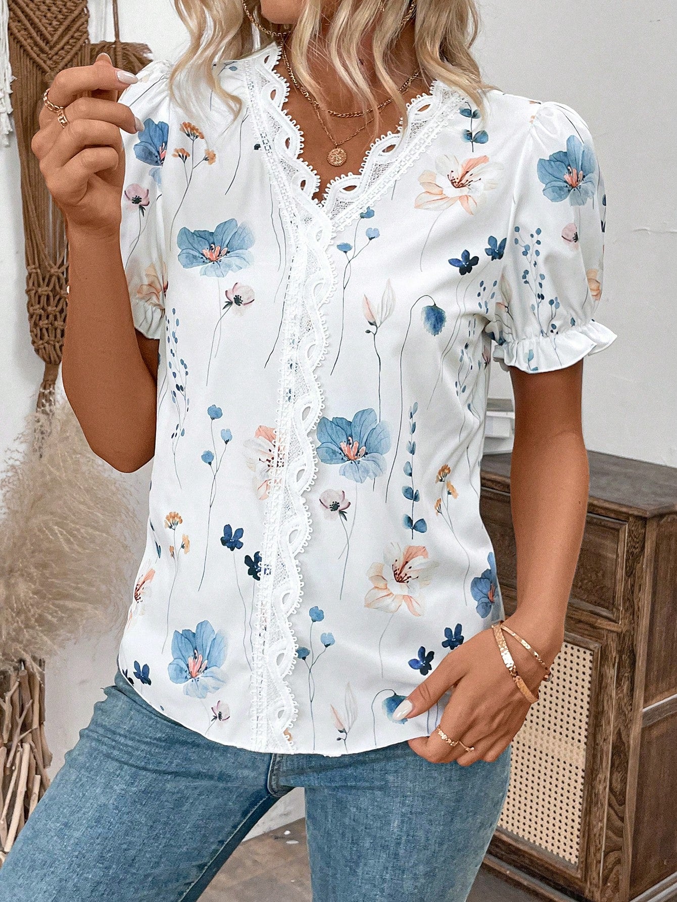 Relaxiva Women's Vacation Leisure Floral Print Contrast Lace Puff Sleeve Shirt