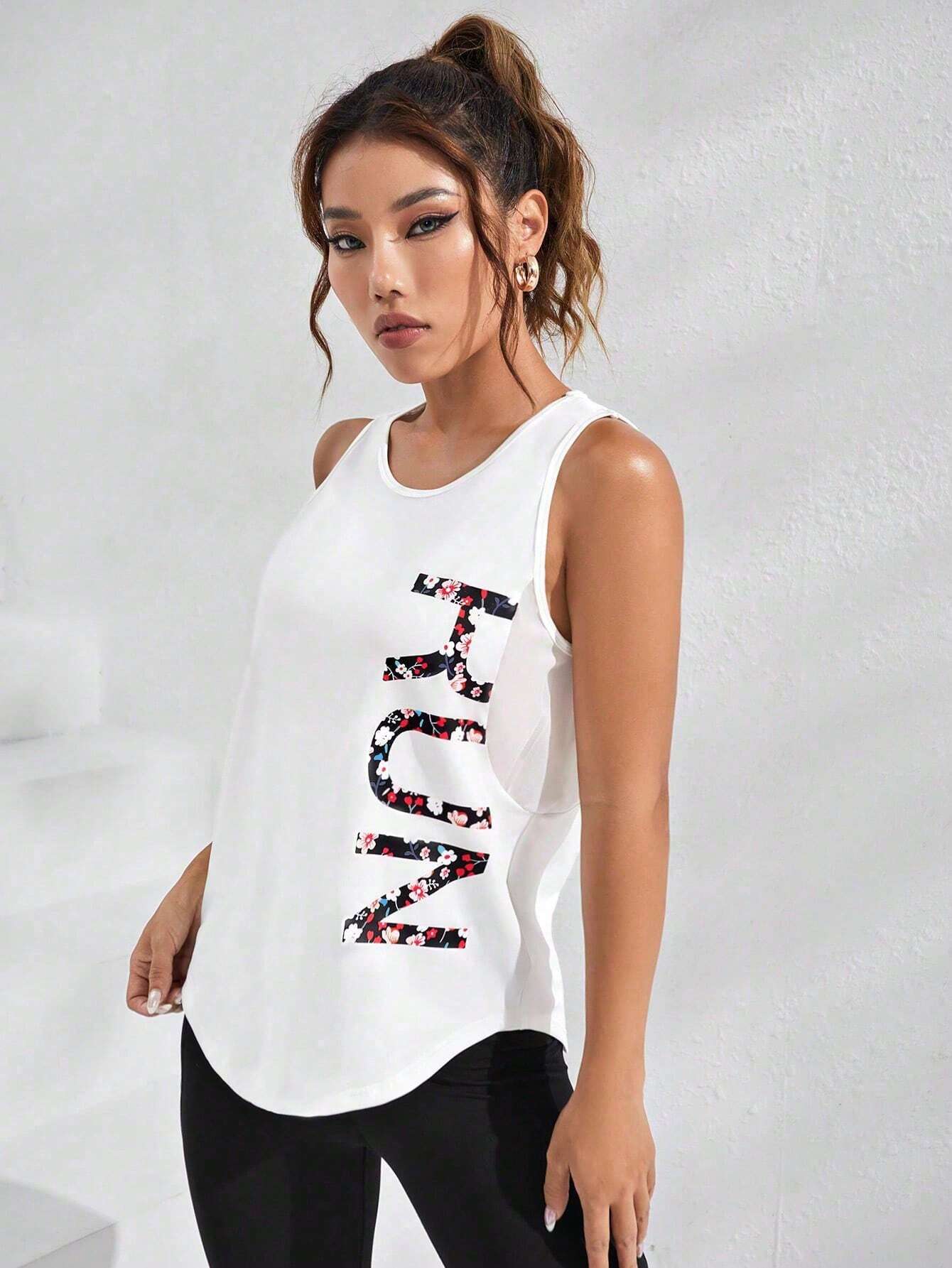 SHEIN Sport Exploreva Letter Graphic Curved Hem Sports Tank Top Gym Top Compression Shirt