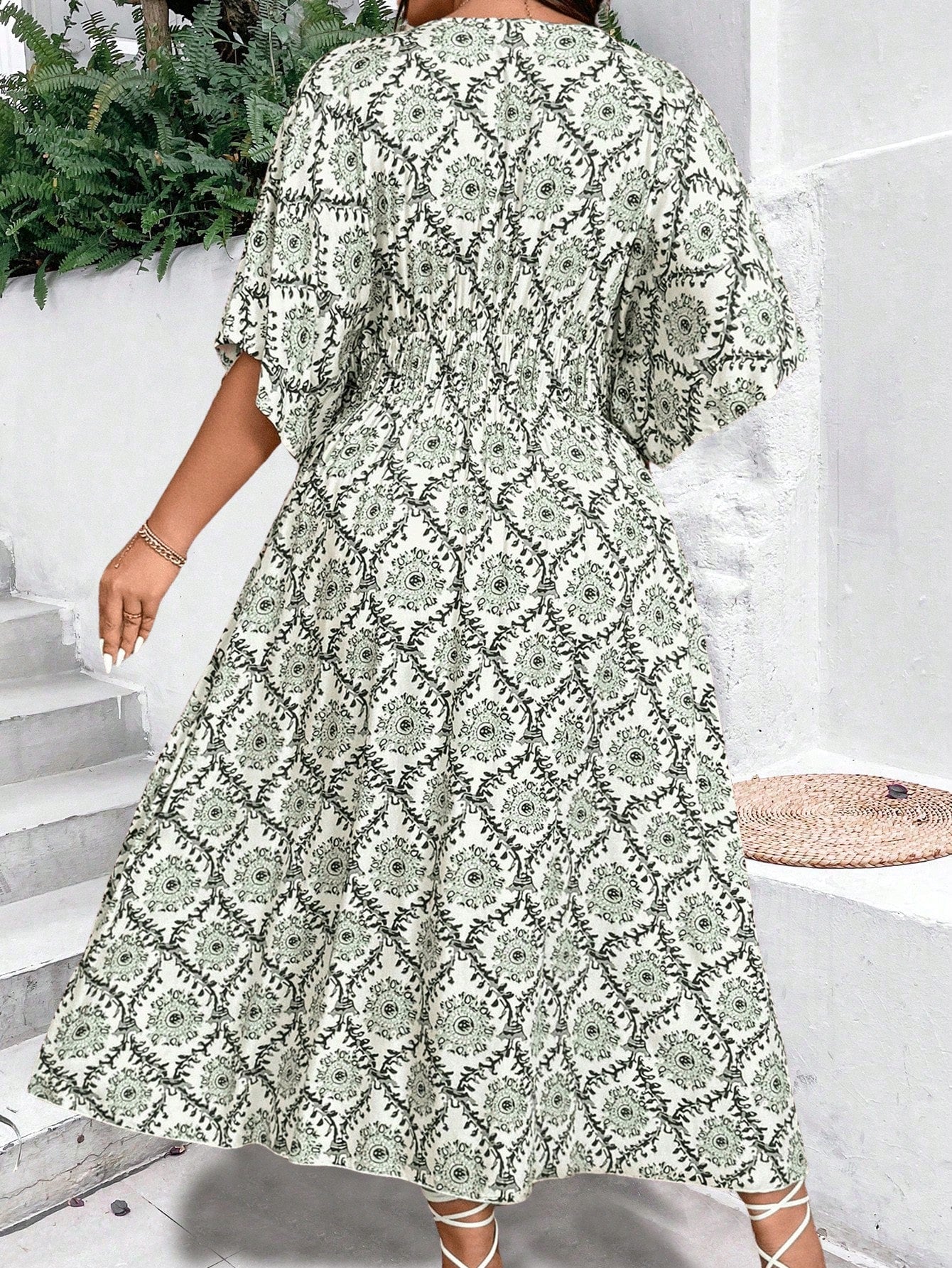 VCAY Plus Size Printed Batwing Sleeve Dress With Cinching Waist And Slit, For Holiday And Leisure