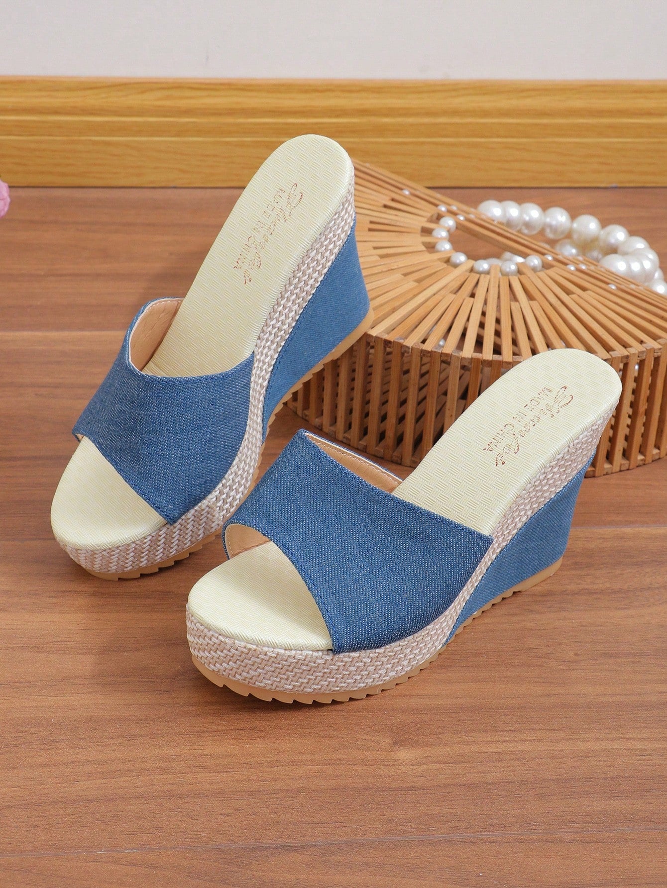 2024 New Arrival Comfortable Fashionable Women's Wedge Heel Thick-Soled Fabric Sandals