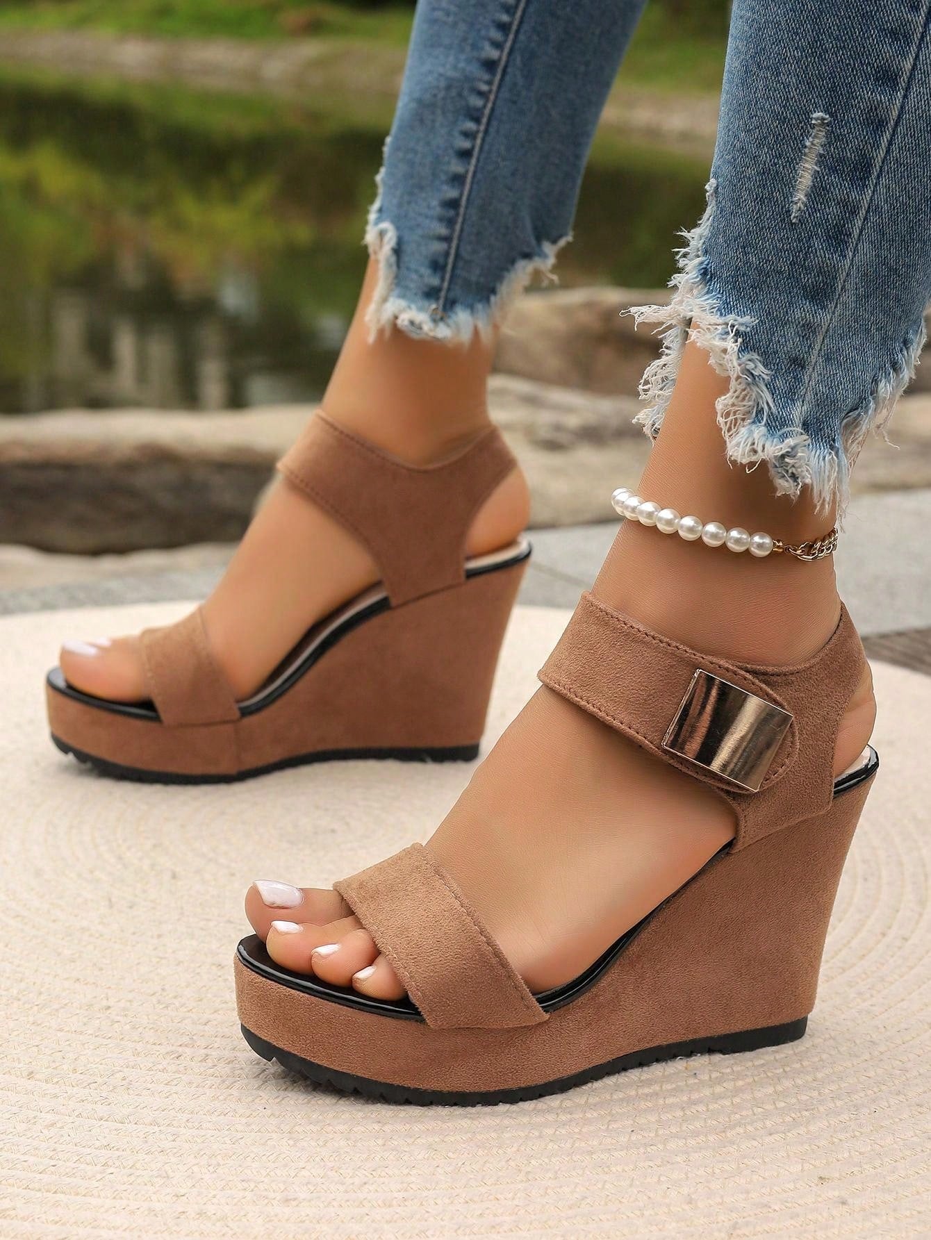 2024 Spring/Summer New Thick-Soled Wedge Heel Women's Sandals, European And American Style Platform Slippers For Women