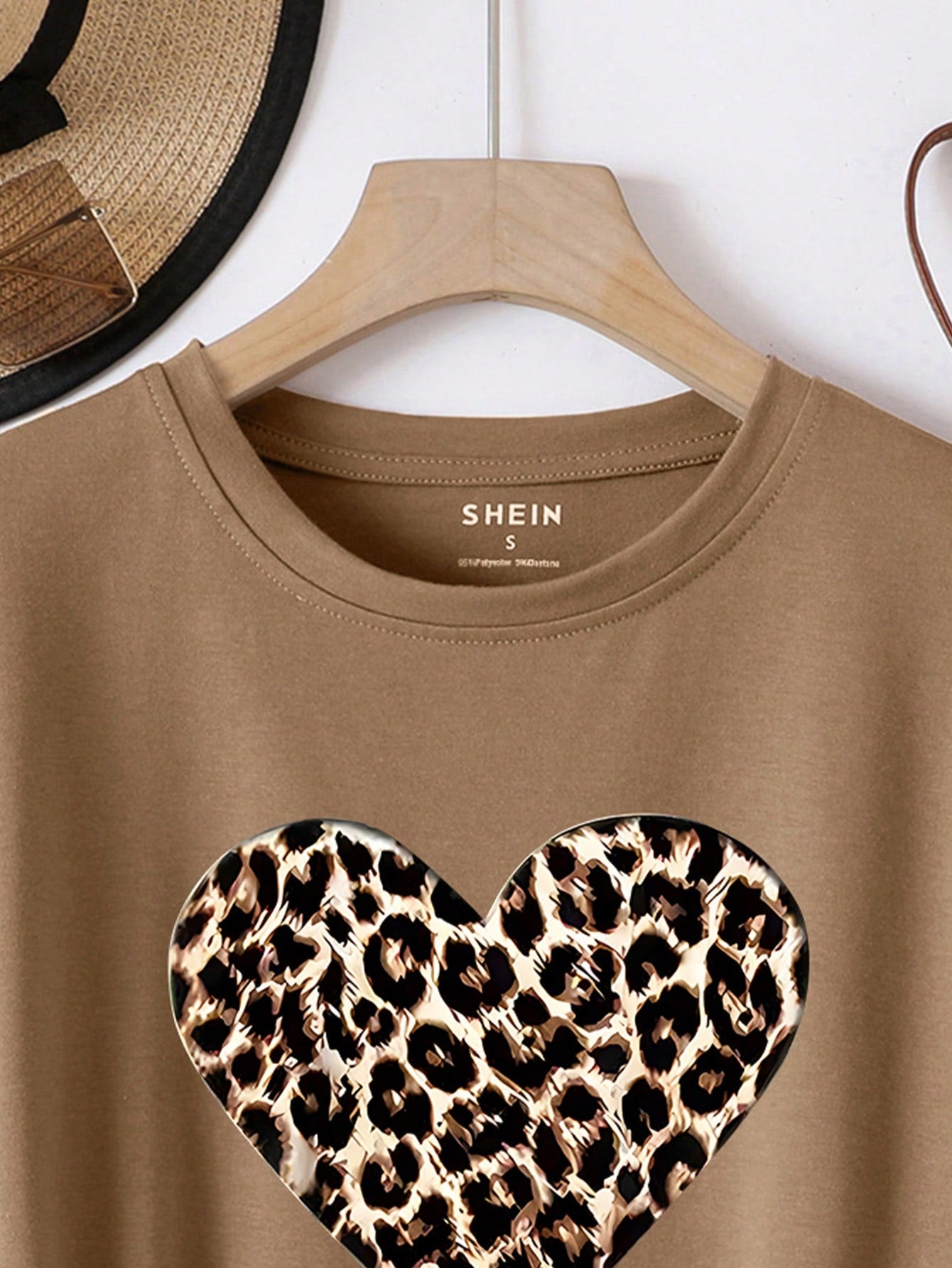 EZwear Women's Summer Heart Leopard Print Round Neck Short Sleeve Casual T-Shirt