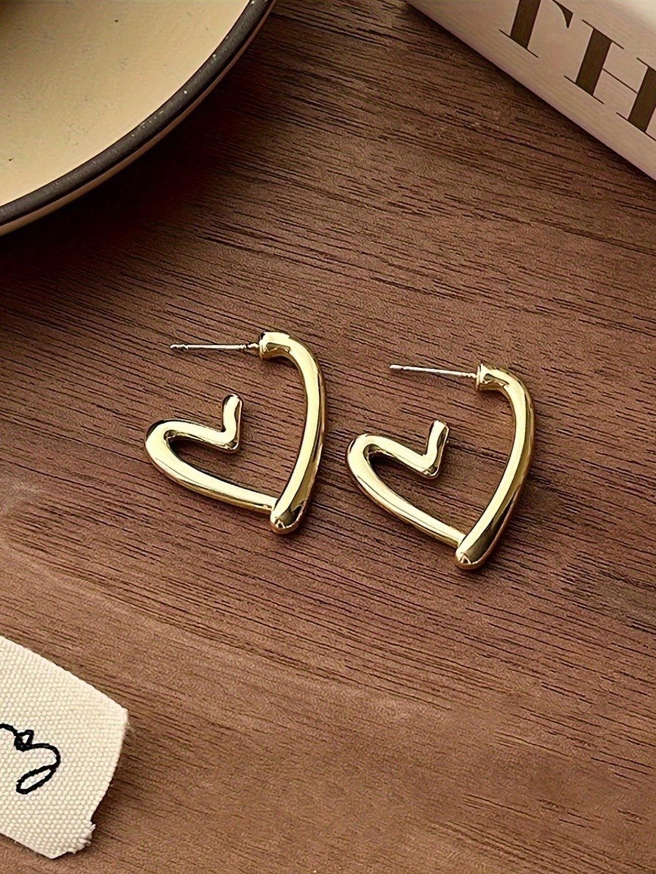 1 Pair Hollow Heart Stud Earrings Simple Women's Fashion Ear Accessories Gifts For Parties And Birthdays