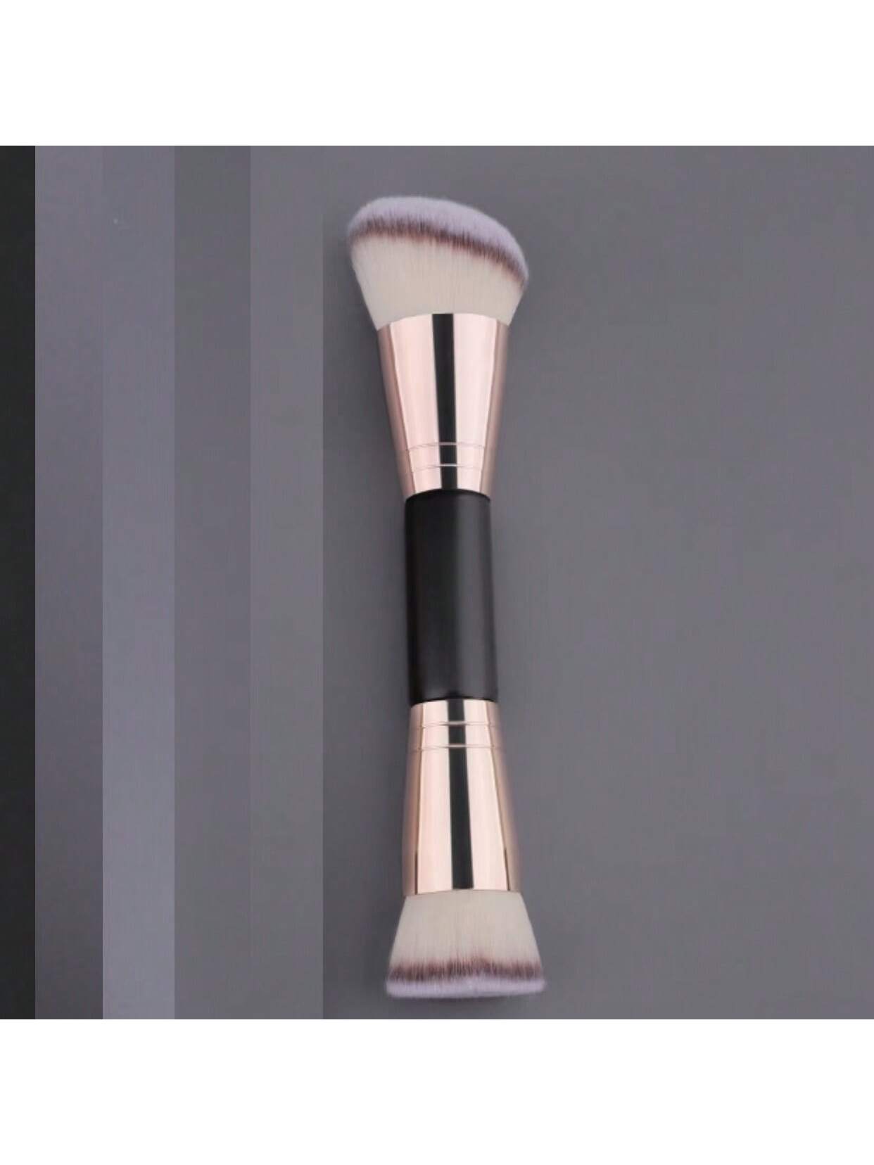 One Portable Double-Ended Multi-Functional Makeup Brush For Face: Foundation Brush, Contour Brush, Powder Brush, Blush Brush All-In-One Makeup Brush Suitable For Men And Women